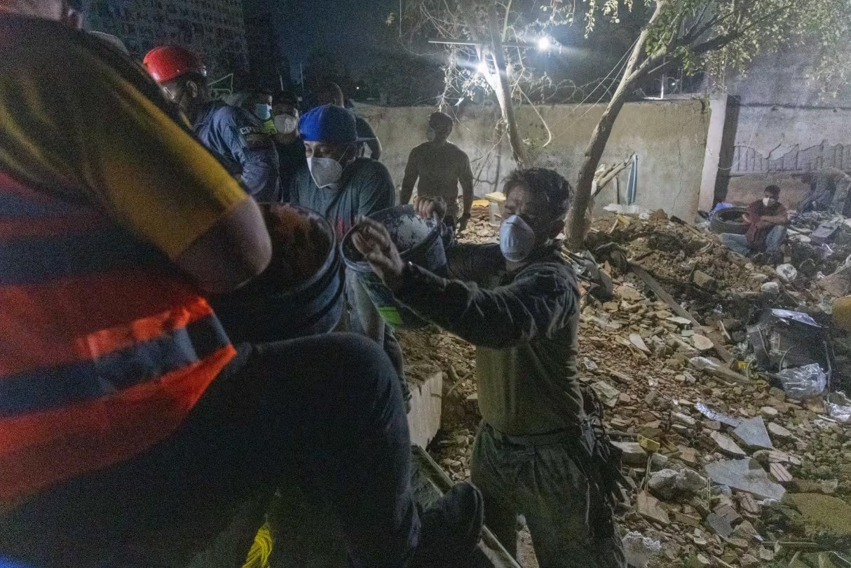 Personal militar estadounidense colabora en tareas de auxilio y facilita el traslado de suministros a las áreas más impactadas (U.S. Southern Command)
