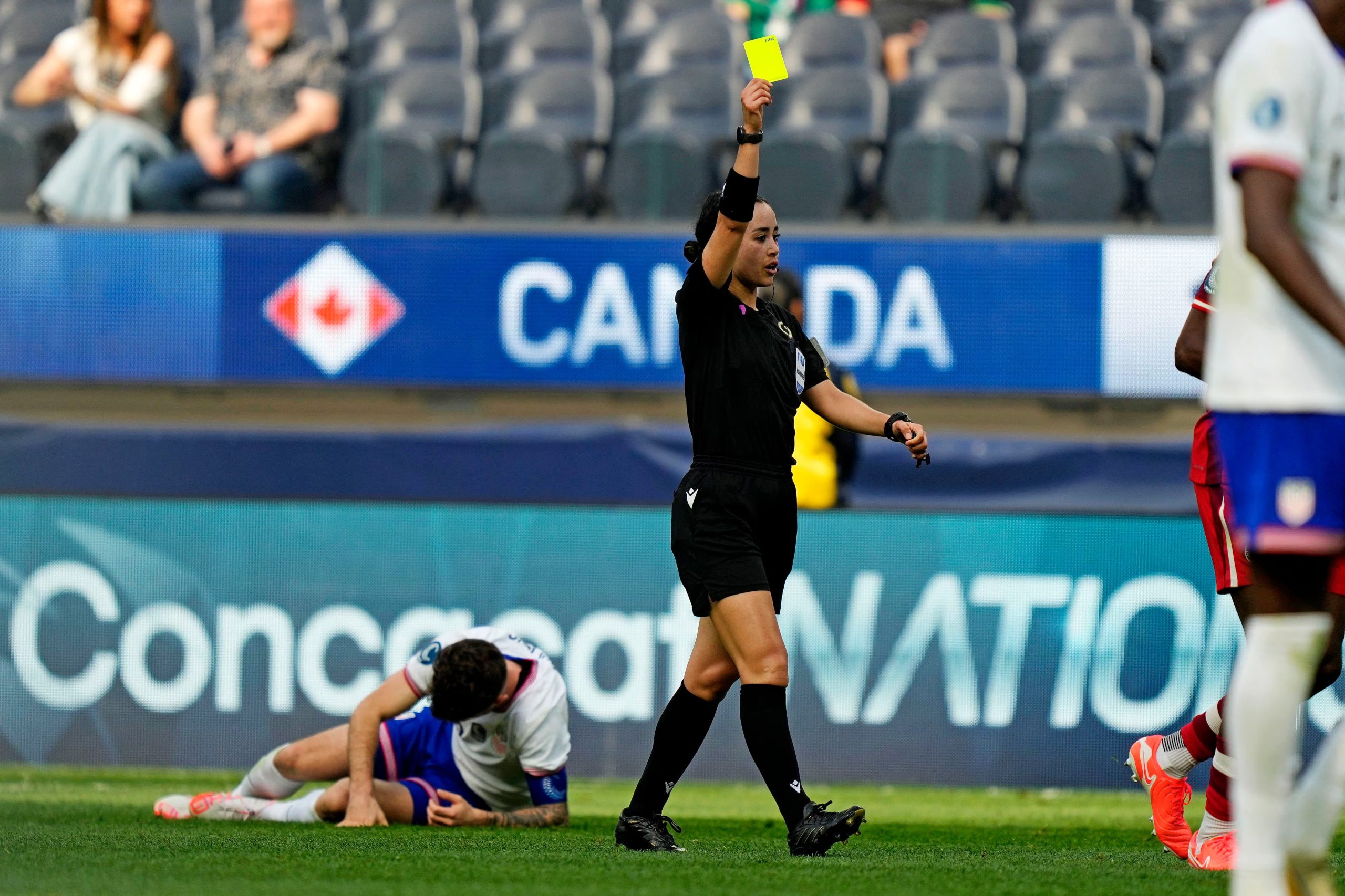 México suma siete oficiales designados para la Copa Mundial 2026 y Katia Itzel García debutará como la primera mujer mexicana la competencia. (Foto: Kyle Terada-Imagn Images)