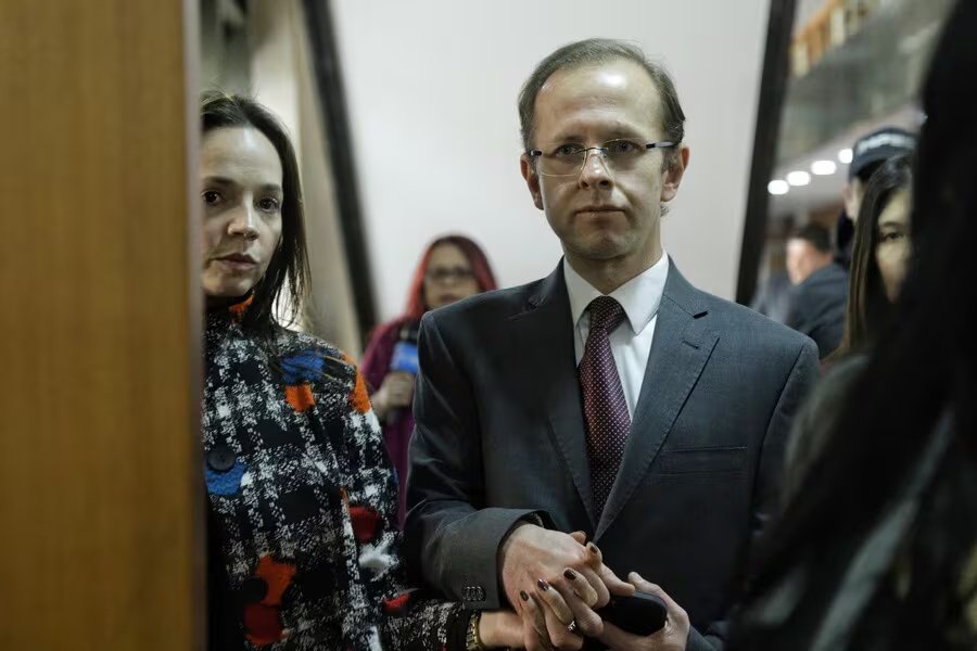El estudio identifica territorios donde la probabilidad de que uno u otro candidato gane está por debajo del 75%, por lo que sugiere concentrar recursos en esas plazas para definir el resultado - crédito Camila Díaz / Colprensa