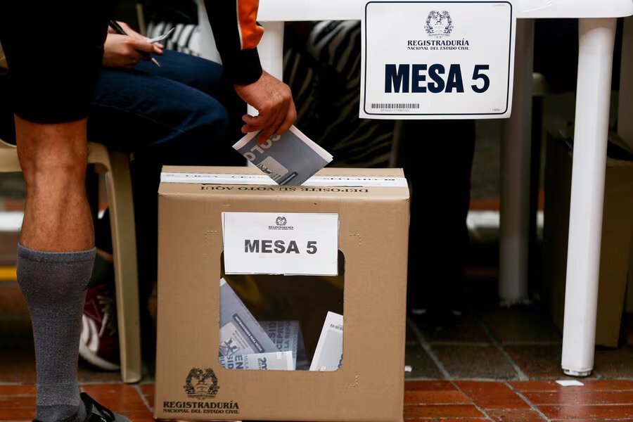 El análisis menciona a Barranquilla, Ibagué, Pereira, Manizales, Valledupar y Neiva dentro del grupo de plazas que aún pueden inclinar la balanza, por lo que ambos comandos deberían priorizarlas - crédito Lina Gasca/Colprensa
