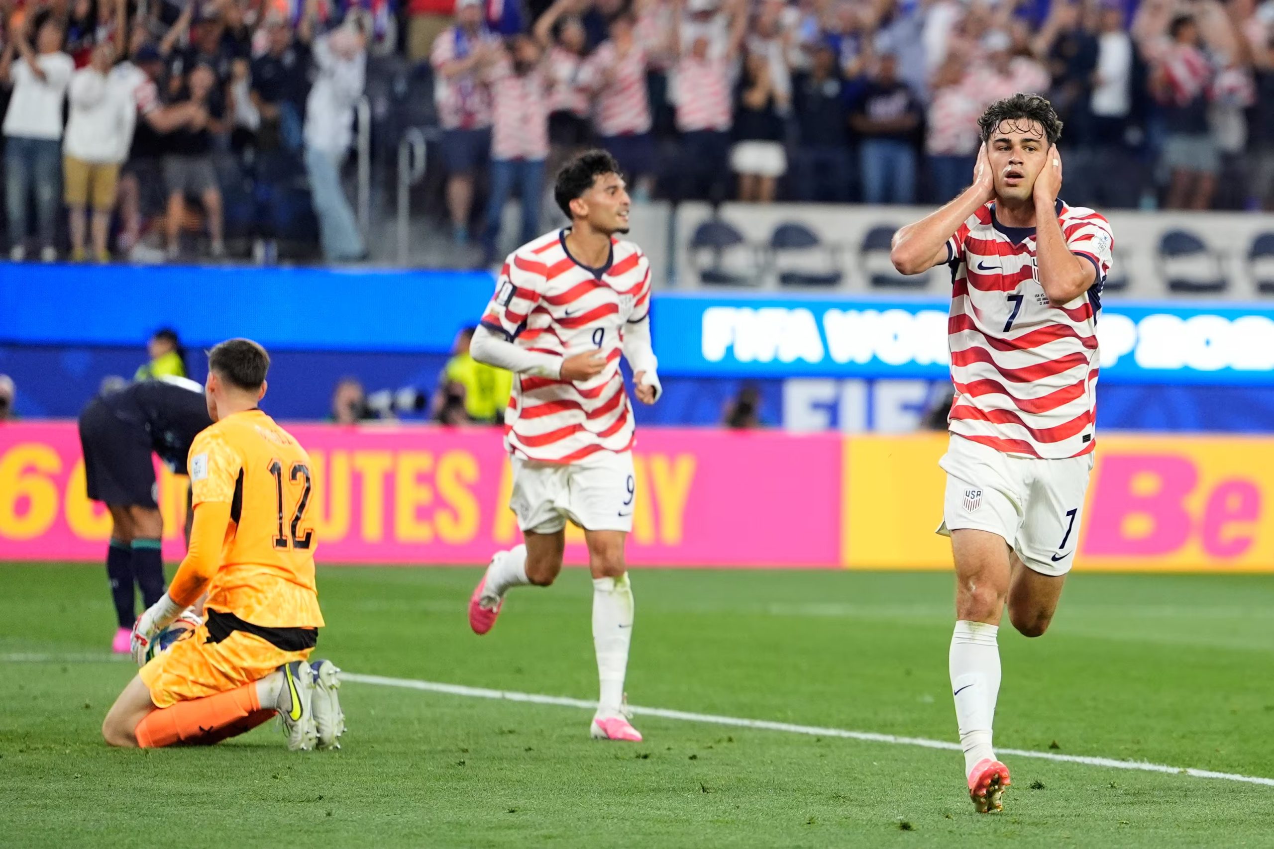 El primer puesto de Estados Unidos en el Grupo D del Mundial 2026 impulsó la demanda de camisetas en un torneo jugado en casa (AP Foto/Mark J. Terrill)