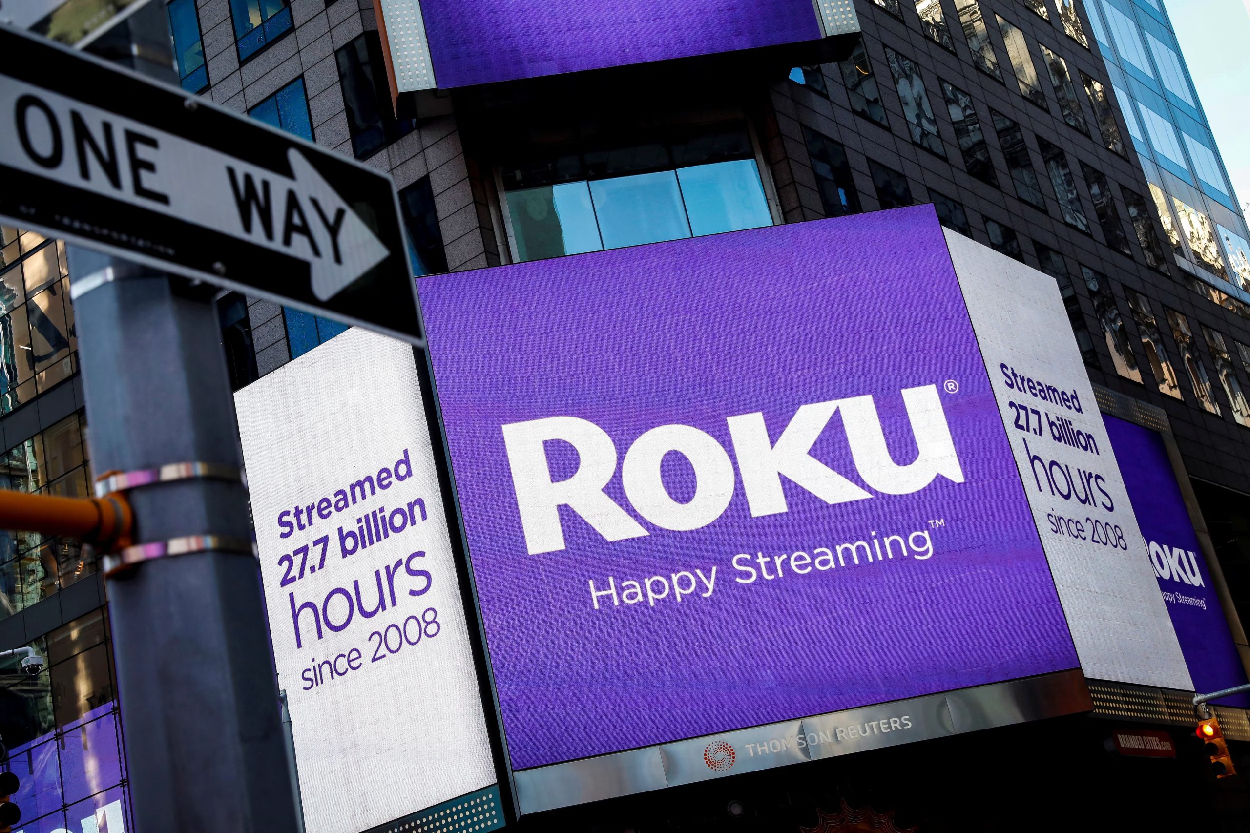La compra de Roku amplía la escala de Fox en el streaming con publicidad, un segmento que crece mientras la audiencia migra desde la televisión tradicional (REUTERS/Brendan McDermid)