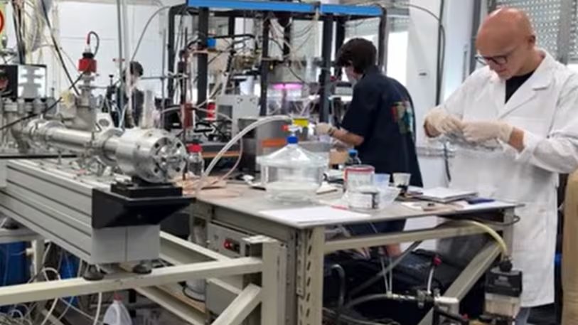 La entrega se enmarca en una colaboración inicial para probar el compuesto en plataformas no tripuladas (Captura de video)