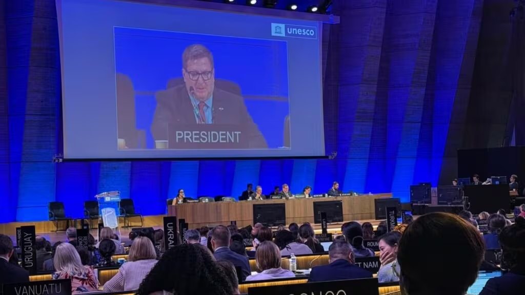 El titular de Cultura y Deportes de Guatemala sostuvo ante los países reunidos en París que se deben fortalecer capacidades locales y ampliar oportunidades para resguardar tradiciones, conocimientos y prácticas, según la comunicación oficial (Foto cortesía Gobierno de Guatemala)