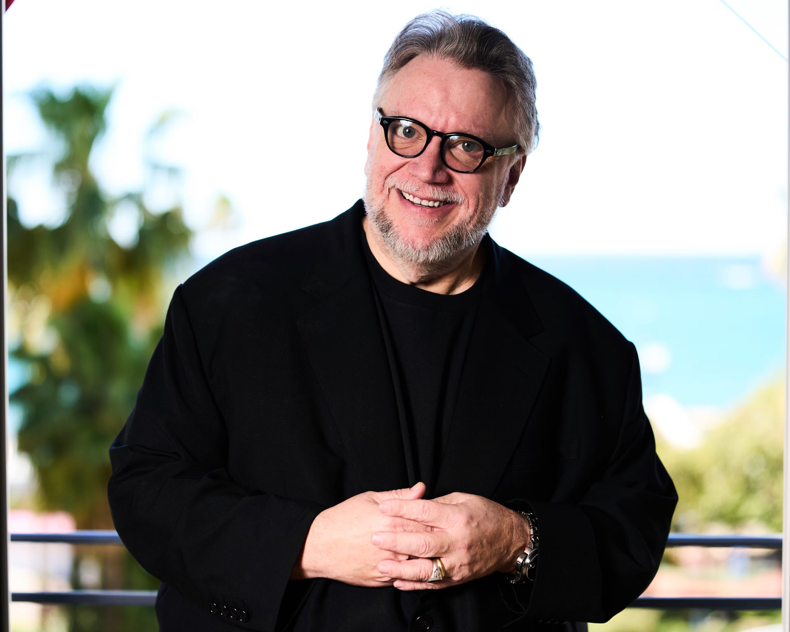 El director Guillermo del Toro posa para un retrato con motivo del 20 aniversario de la película 'El laberinto del fauno' en el 79º Festival Internacional de Cine de Cannes, en el sur de Francia, el martes 12 de mayo de 2026. (Foto Scott A Garfitt/Invision/AP)