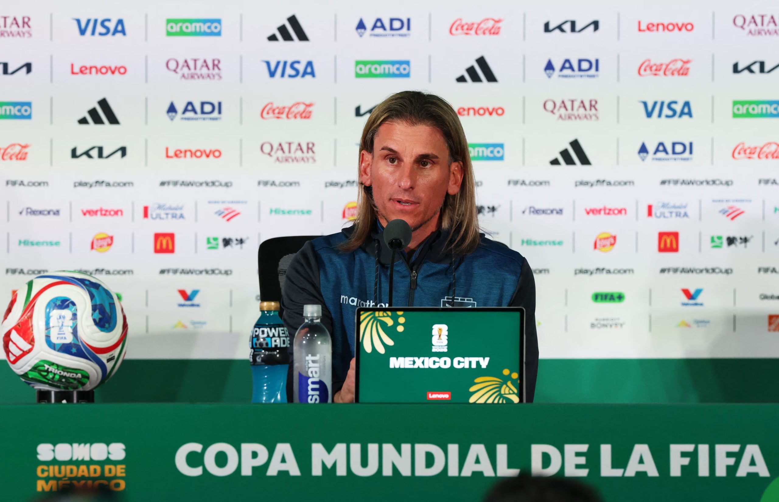 Fútbol - Copa Mundial de la FIFA 2026 - Rueda de prensa de Ecuador - Estadio Azteca, Ciudad de México, México - 29 de junio de 2026. El seleccionador de Ecuador, Sebastián Beccacece, durante la rueda de prensa. REUTERS/Henry Romero