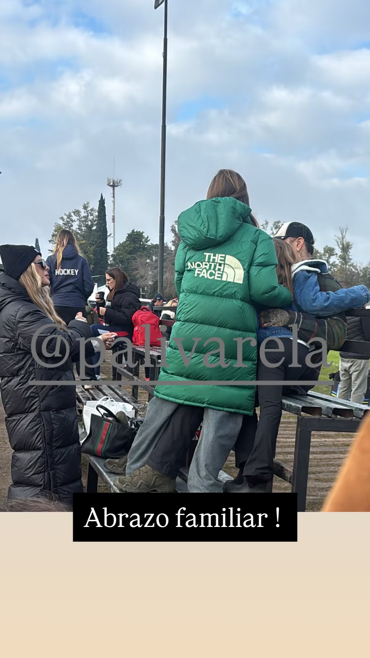 La China Suárez, Mauro Icardi y las hijas del futbolista con Wanda Nara fueron a alentar a Rufina a su partido de hockey