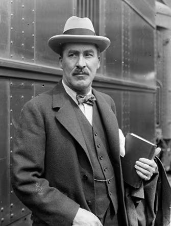 La formación de Howard Carter en Egipto con Percy Newberry y Flinders Petrie consolidó un método arqueológico basado en la observación y el trabajo sistemático