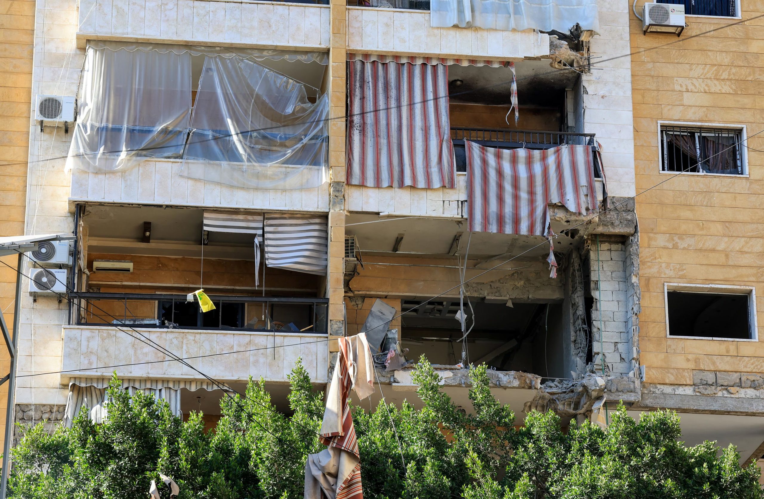 Un edificio dañado tras un ataque israelí en los suburbios del sur de Beirut, el 7 de junio de 2026, jornada en que un parlamentario iraní amenazó con una respuesta 