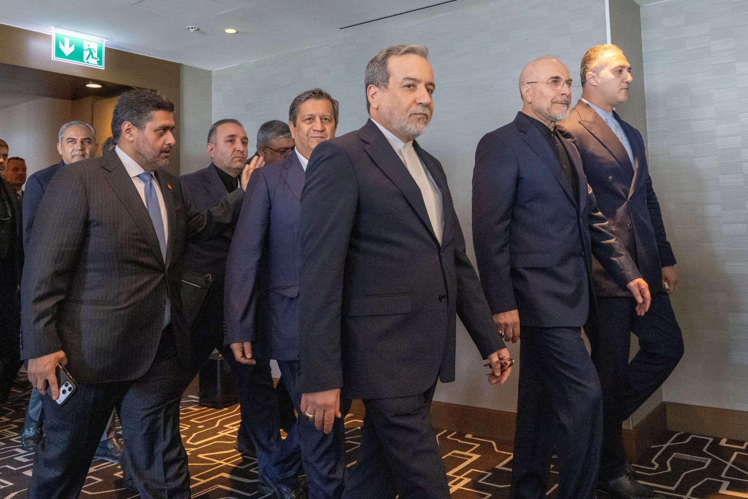 La comnitiva iraní sostuvo que el estrecho de Ormuz no volverá a sus condiciones previas a la guerra y confirmó canales para mantener abierto el paso comercial. (URS FLUEELER/REUTERS)