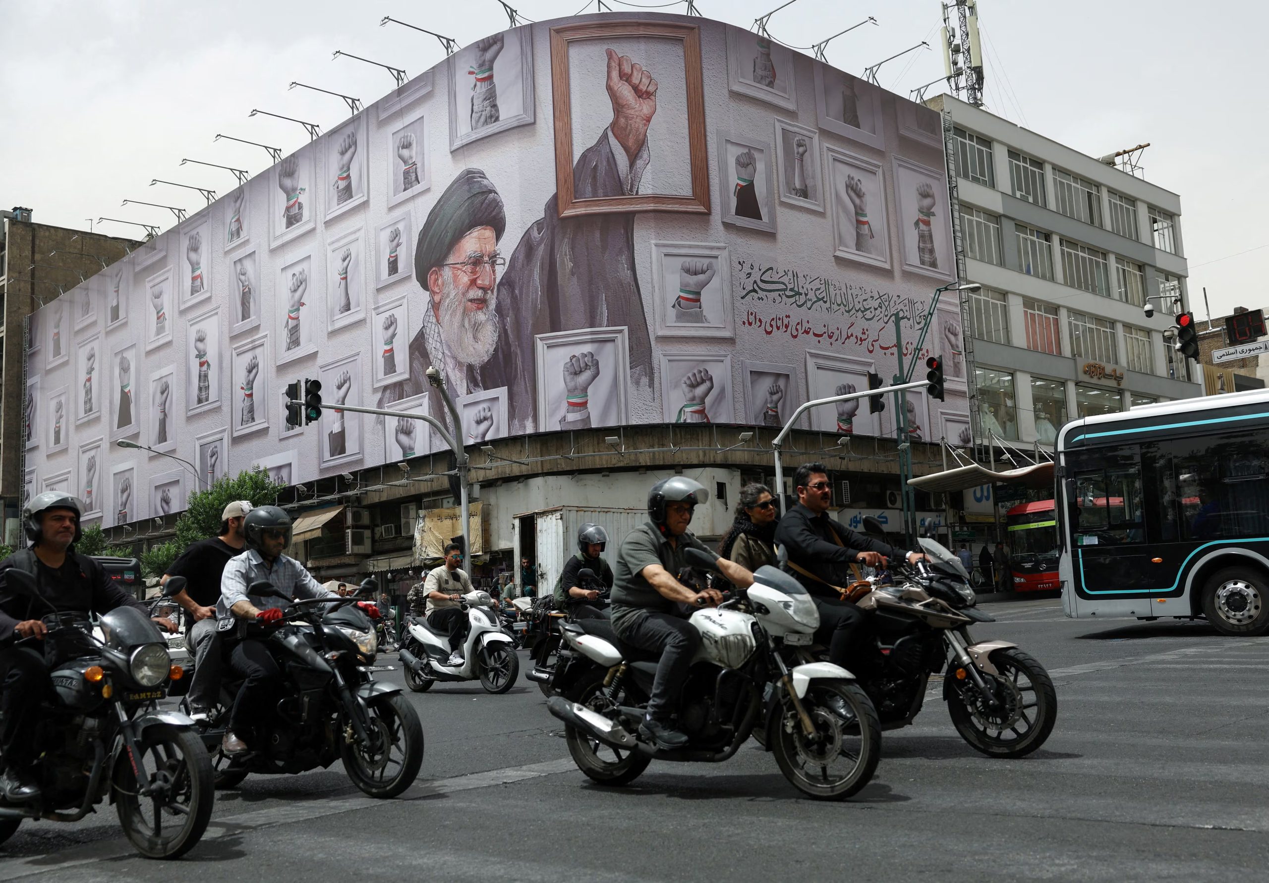 Años de sanciones internacionales y mala administración han reducido el nivel de vida en Irán y generado alarma en el liderazgo. (REUTERS/ARCHIVO)
