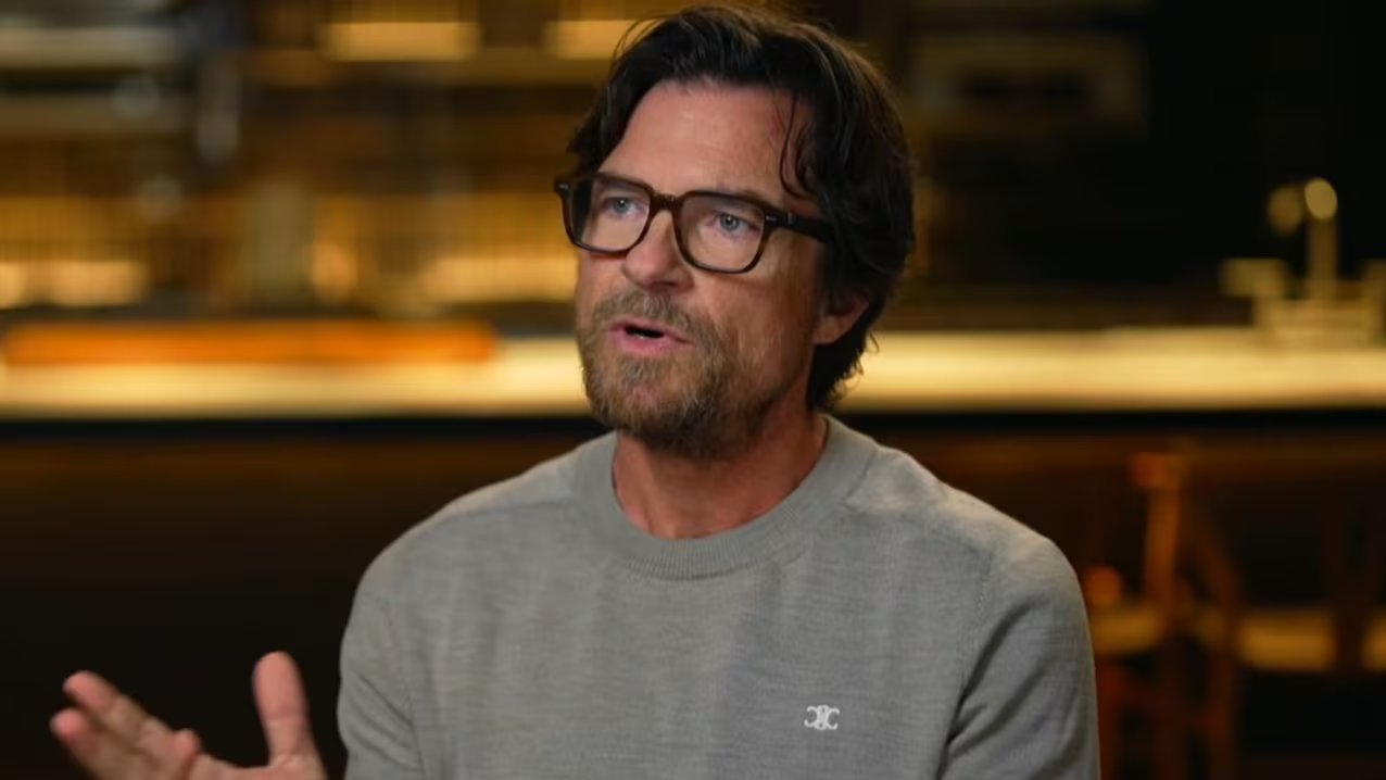 Tras alcanzar estabilidad financiera, Jason Bateman dejó de elegir proyectos por necesidad y pasó a priorizar la libertad creativa (YouTube: CBS Sunday Morning)