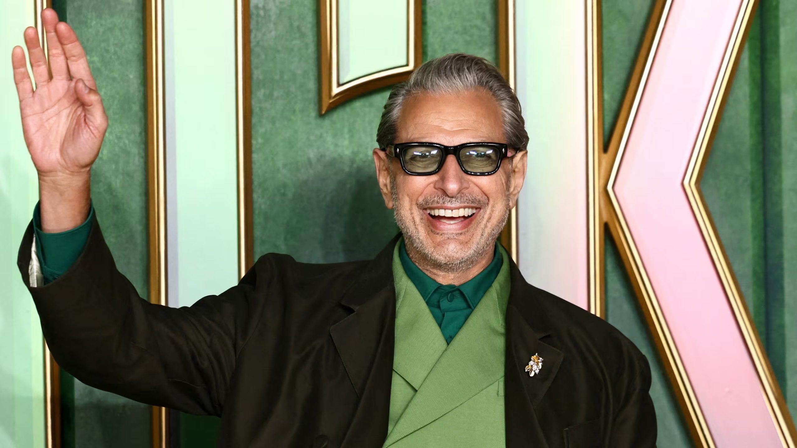 Jeff Goldblum confesó que en la mesa busca combinar sabores dulces y salados y que suele probar un poco de cada postre antes de terminar el plato principal (REUTERS/Jack Taylor)