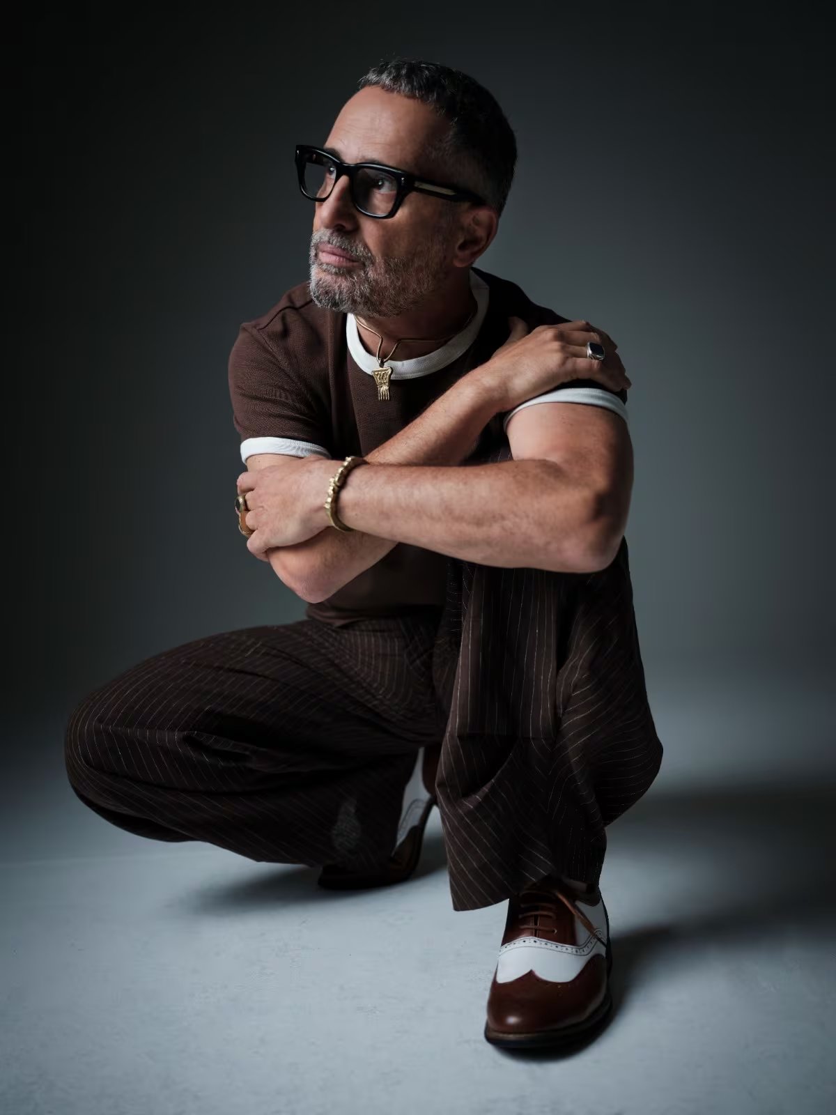 El aclamado cantautor uruguayo Jorge Drexler posa en una imagen de estudio, previo a su concierto en Lima.
