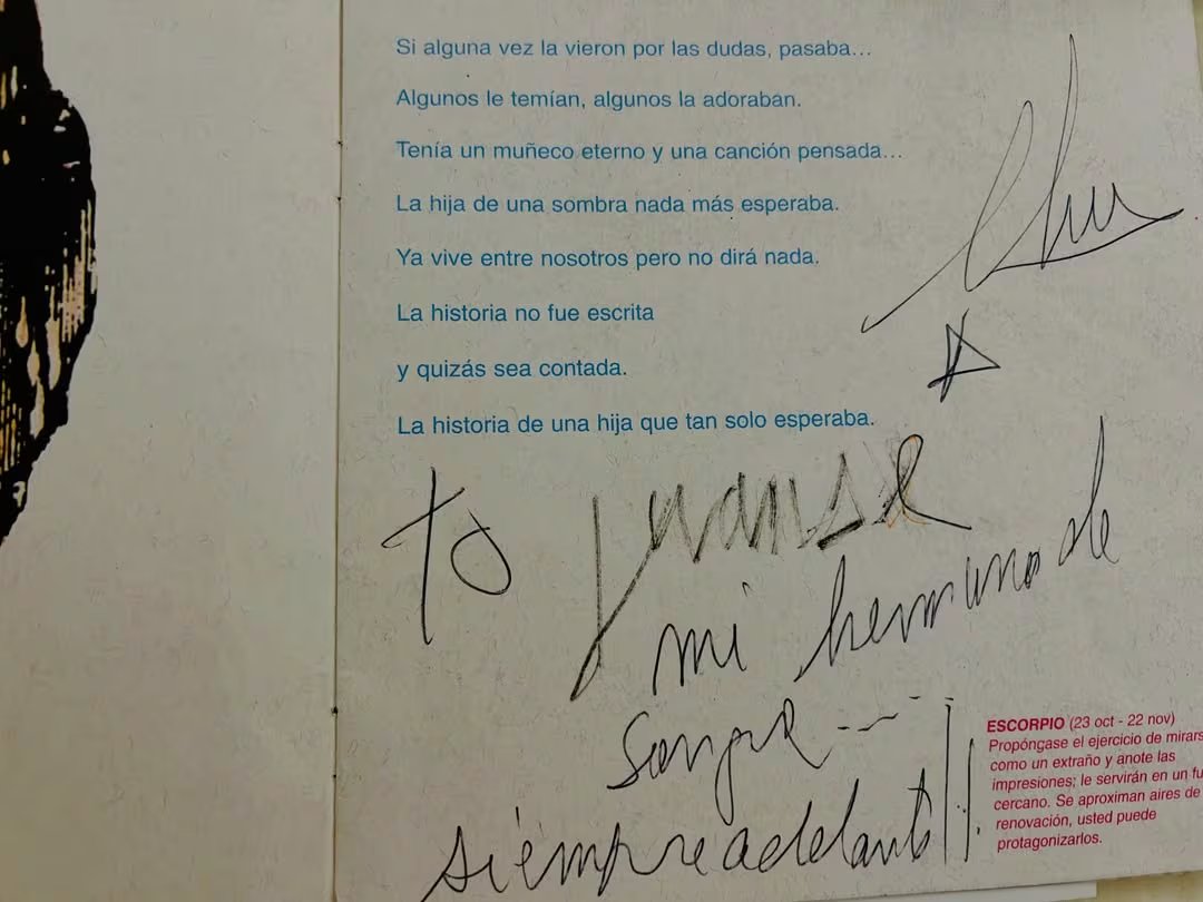 Juanse compartió públicamente un sentido mensaje manuscrito y dedicatoria de Charly García, reforzando la conexión entre los icónicos músicos (Instagram)
