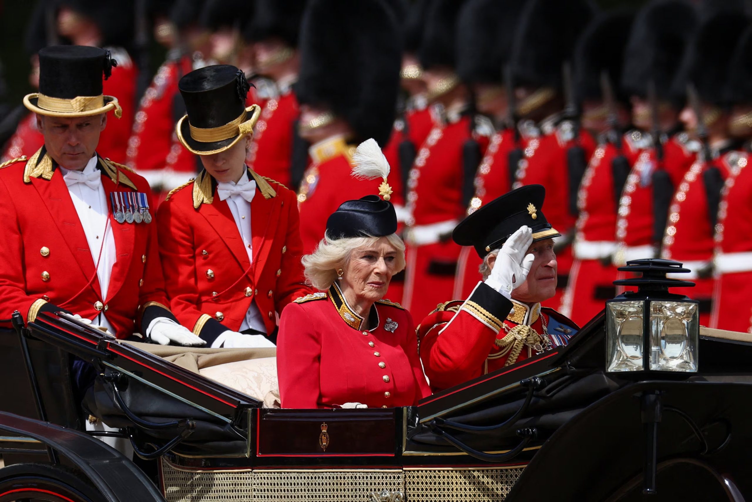 El rey Carlos III y la reina Camila en el Trooping The Colour 2026 (Reuters)