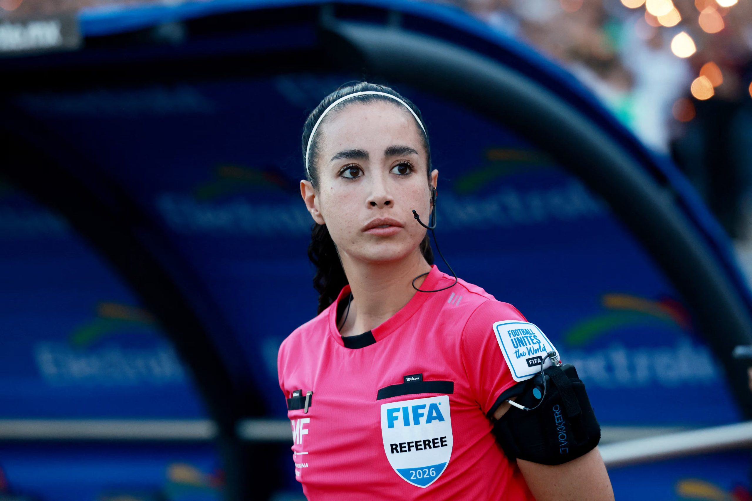 Soccer Football - Liga MX - Semi Final - Second Leg - Pumas UNAM v Pachuca - Estadio Olimpico Universitario, Mexico City, Mexico - May 17, 2026 Match official Katia Itzel Garcia Mendoza before the match REUTERS/Henry Romero