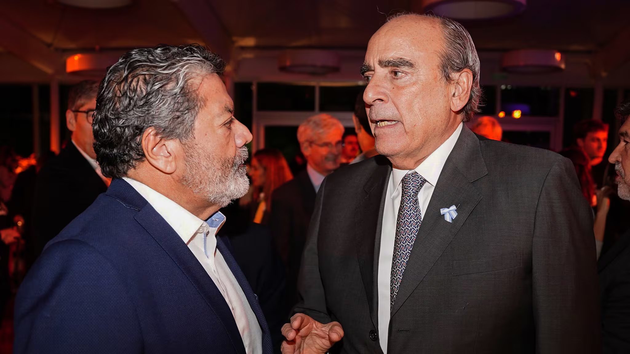 El dialoguista de la CGT Gerardo Martínez y Guillermo Francos (Foto: Franco Fafasuli)