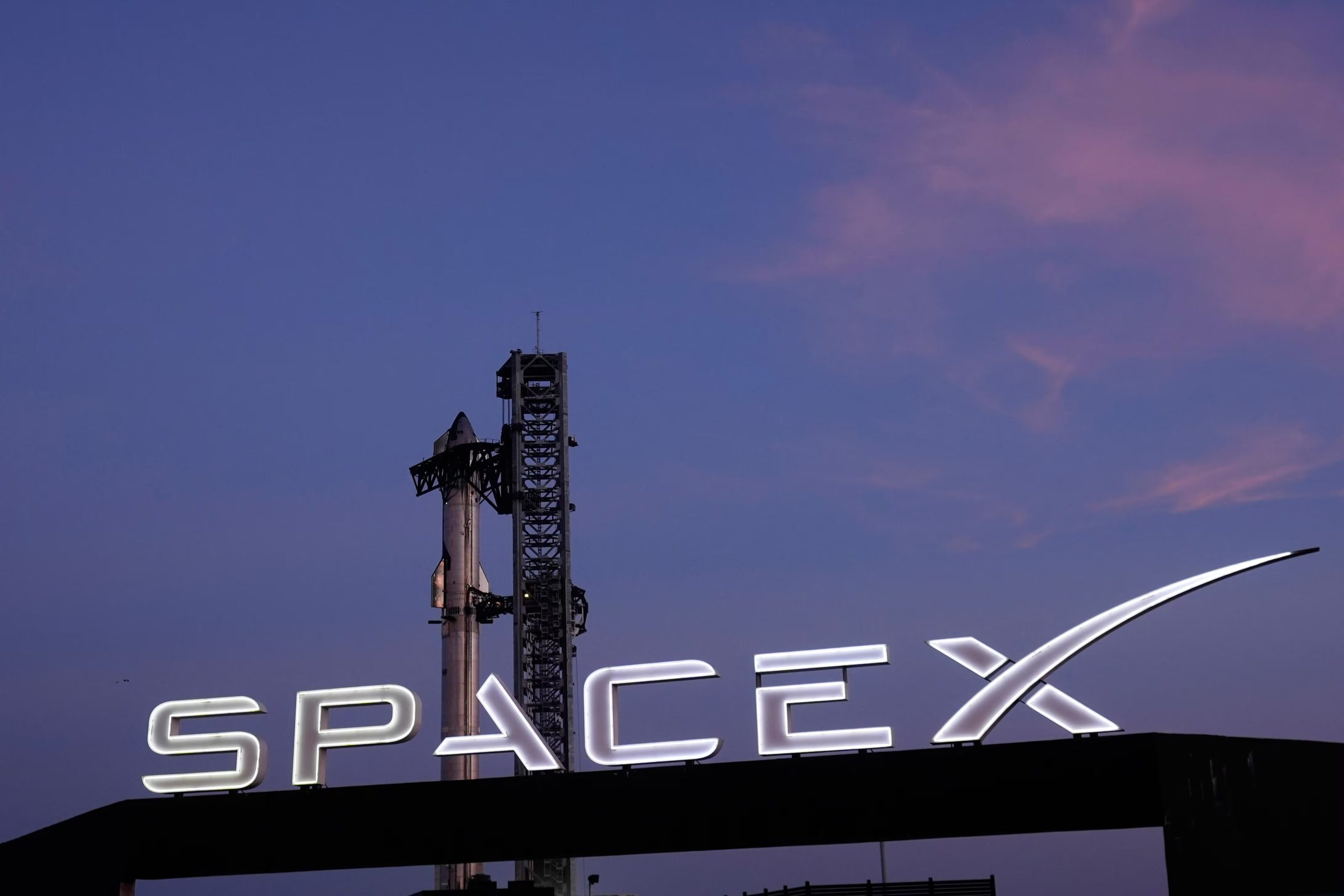Un cohete de SpaceX en su Starbase en Boca Chica, Texas (AP foto/Eric Gay)