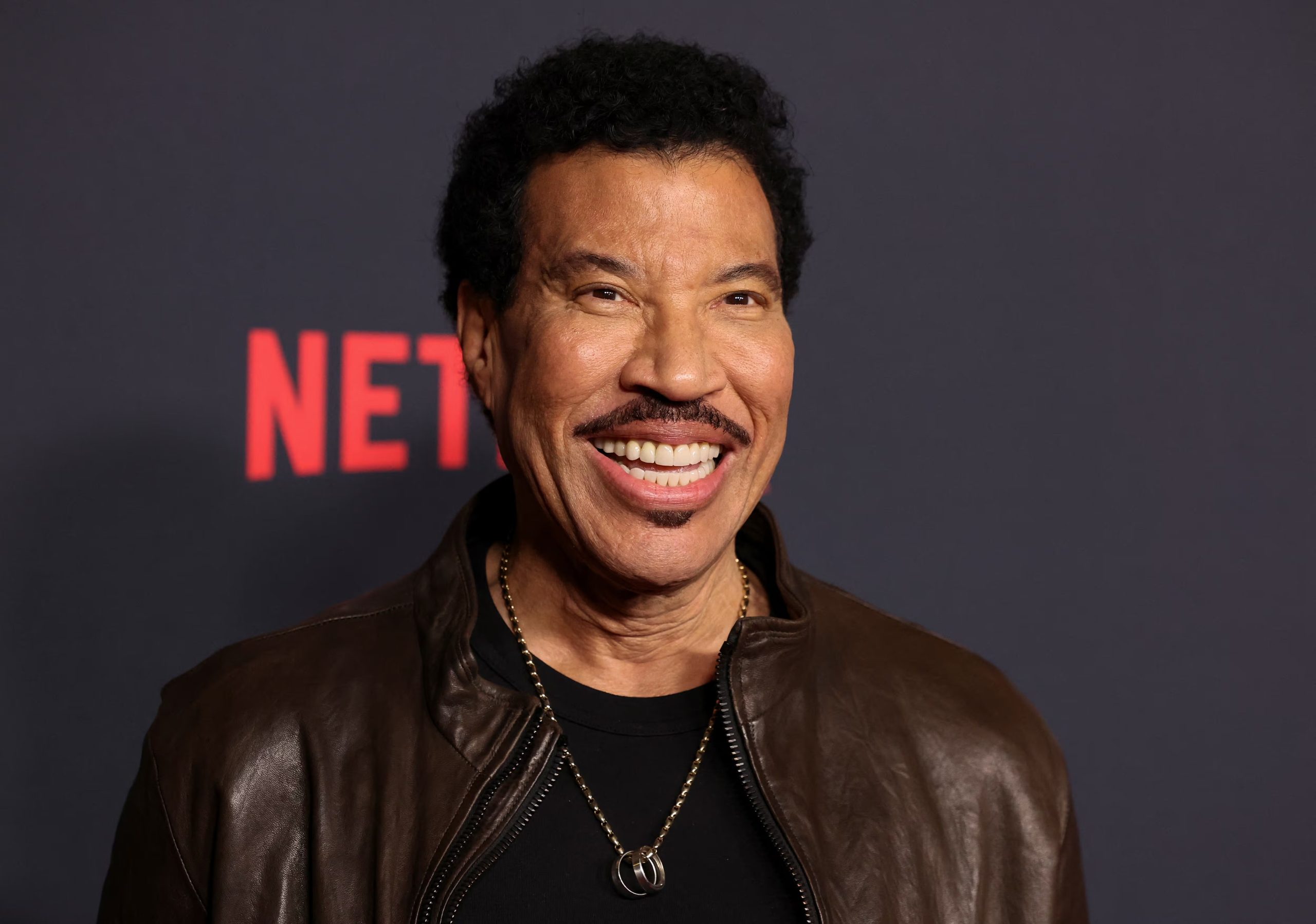 El United Center confirmó que Lionel Richie pospuso sus conciertos de Chicago y Columbus por recomendación médica de descanso y recuperación (REUTERS/Mario Anzuoni)