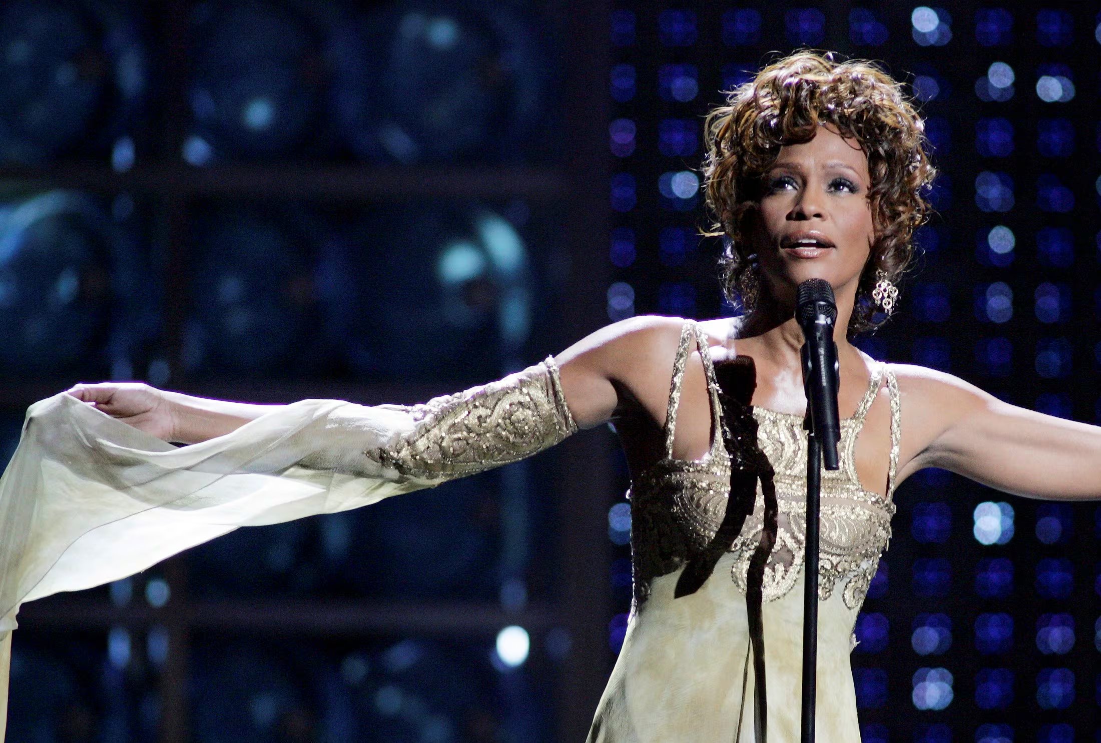 La estrella musical murió en 2012 a los 48 años por ahogamiento accidental en el hotel The Beverly Hilton de Los Ángeles (REUTERS/Ethan Miller)