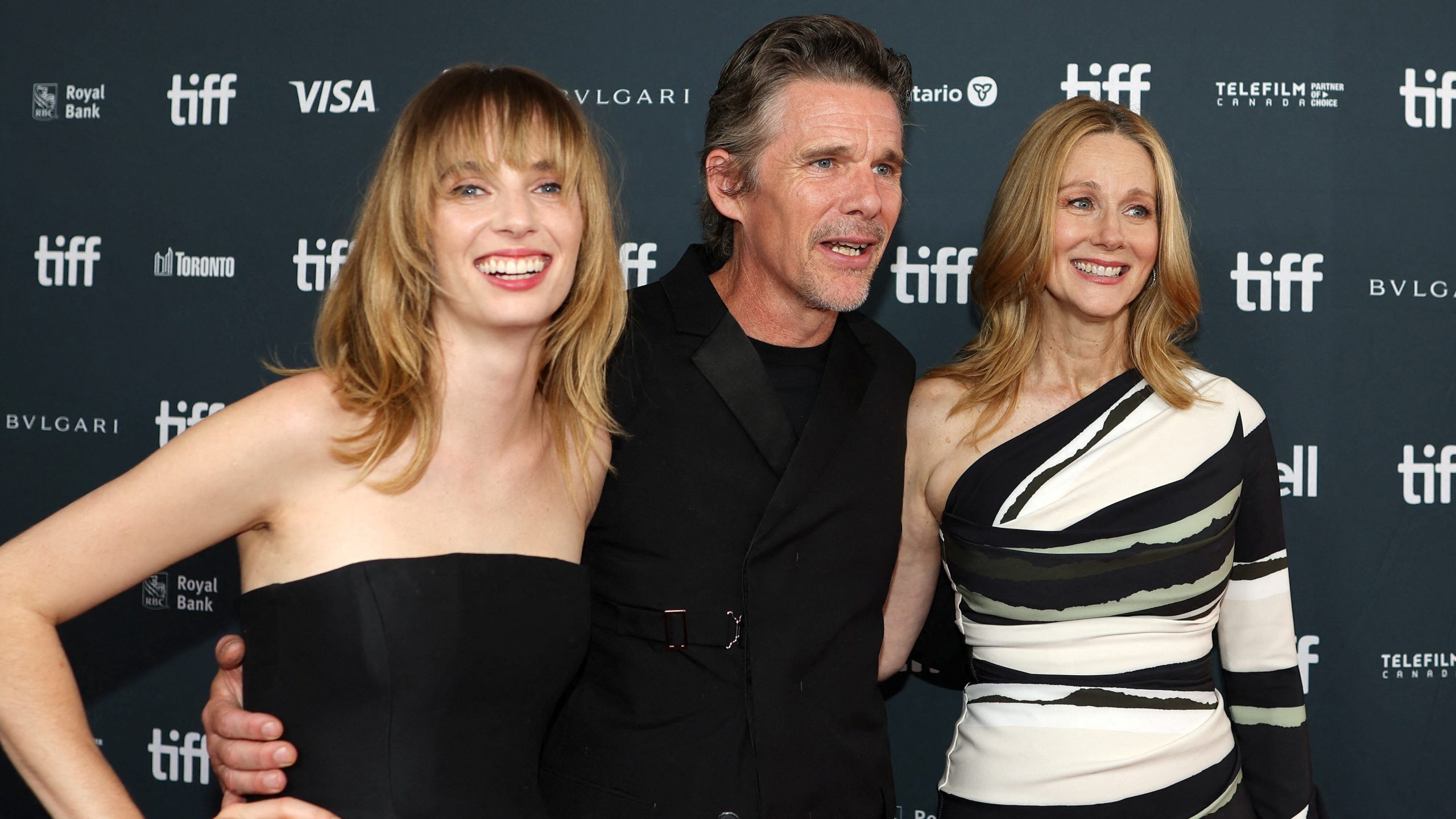 La actriz Maya Hawke dijo que Uma Thurman le transmitió el amor por la jardinería y los remedios herbales en la vida cotidiana (REUTERS/Carlos Osorio)