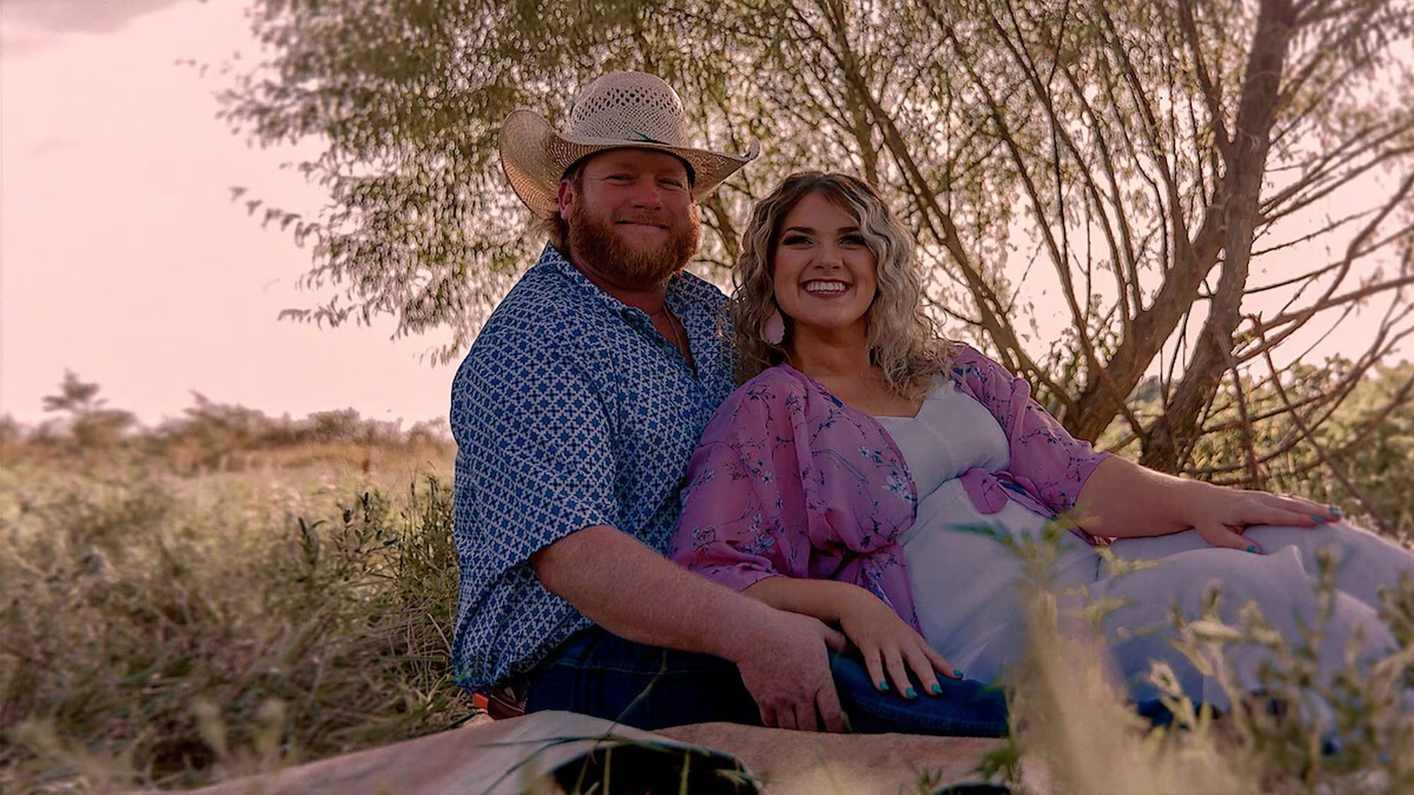 Taylor Parker fingió un embarazo ante Wade Griffin con ecografías falsas, una revelación de género y rellenos para simular cambios físicos (Netflix)