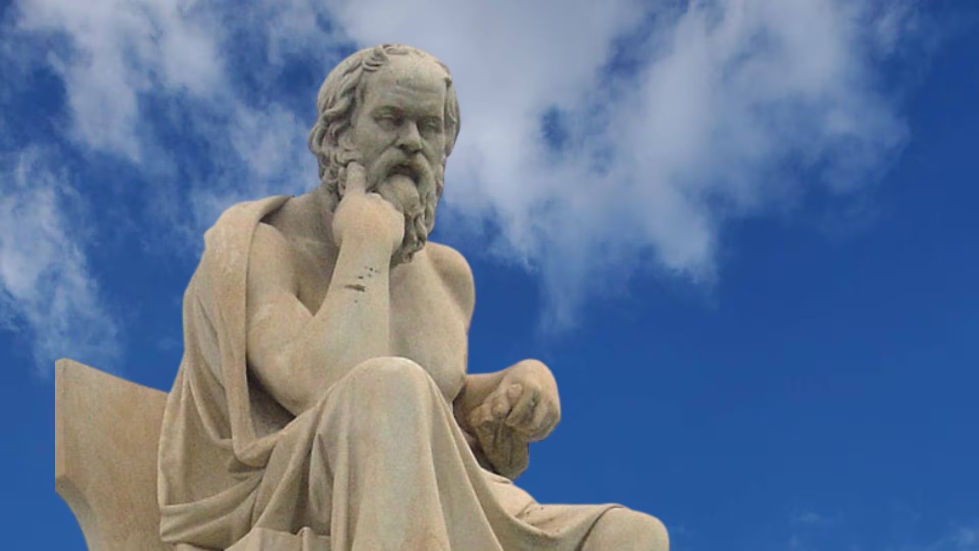 Estatua del filósofo griego Sócrates en los jardines de la Academia de Atenas.