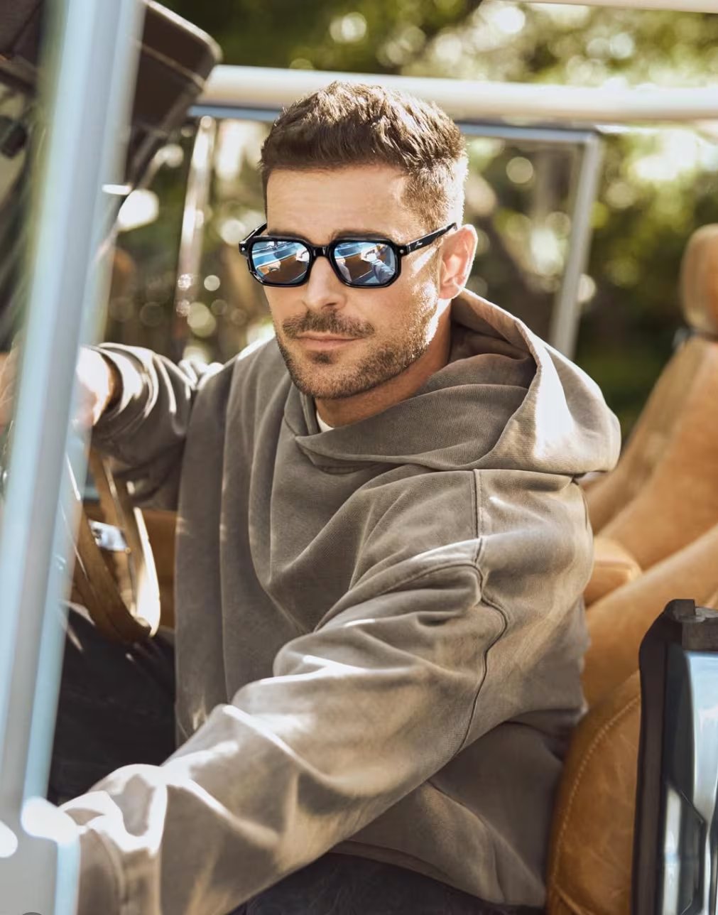 La residencia “Futurecave” propone un lujo sostenible integrado al paisaje. (Instagram /zacefron)