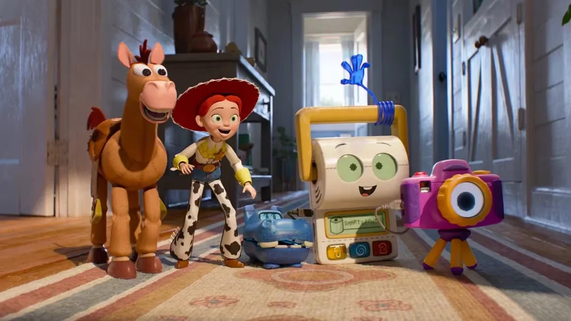 El estreno de Toy Story 5 en 4.425 salas de Norteamérica quedó cerca del récord de Los Increíbles 2, que sumó 71,2 millones en su jornada inicial. (Disney Pixar)