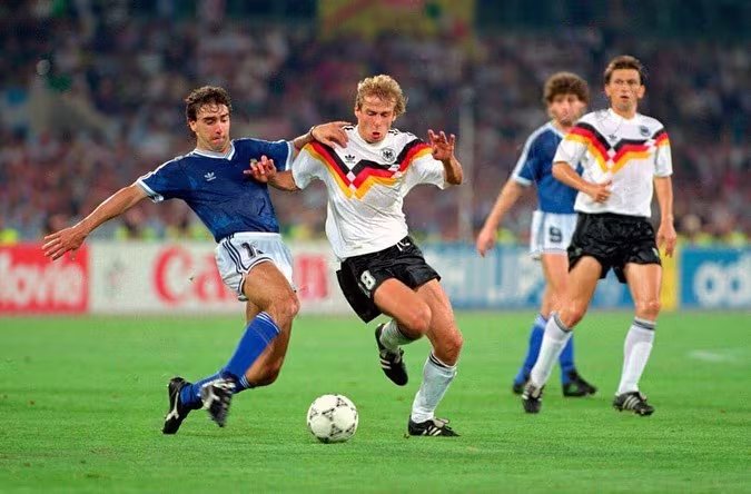 Klinsmann fue campeón del Mundial 1990
