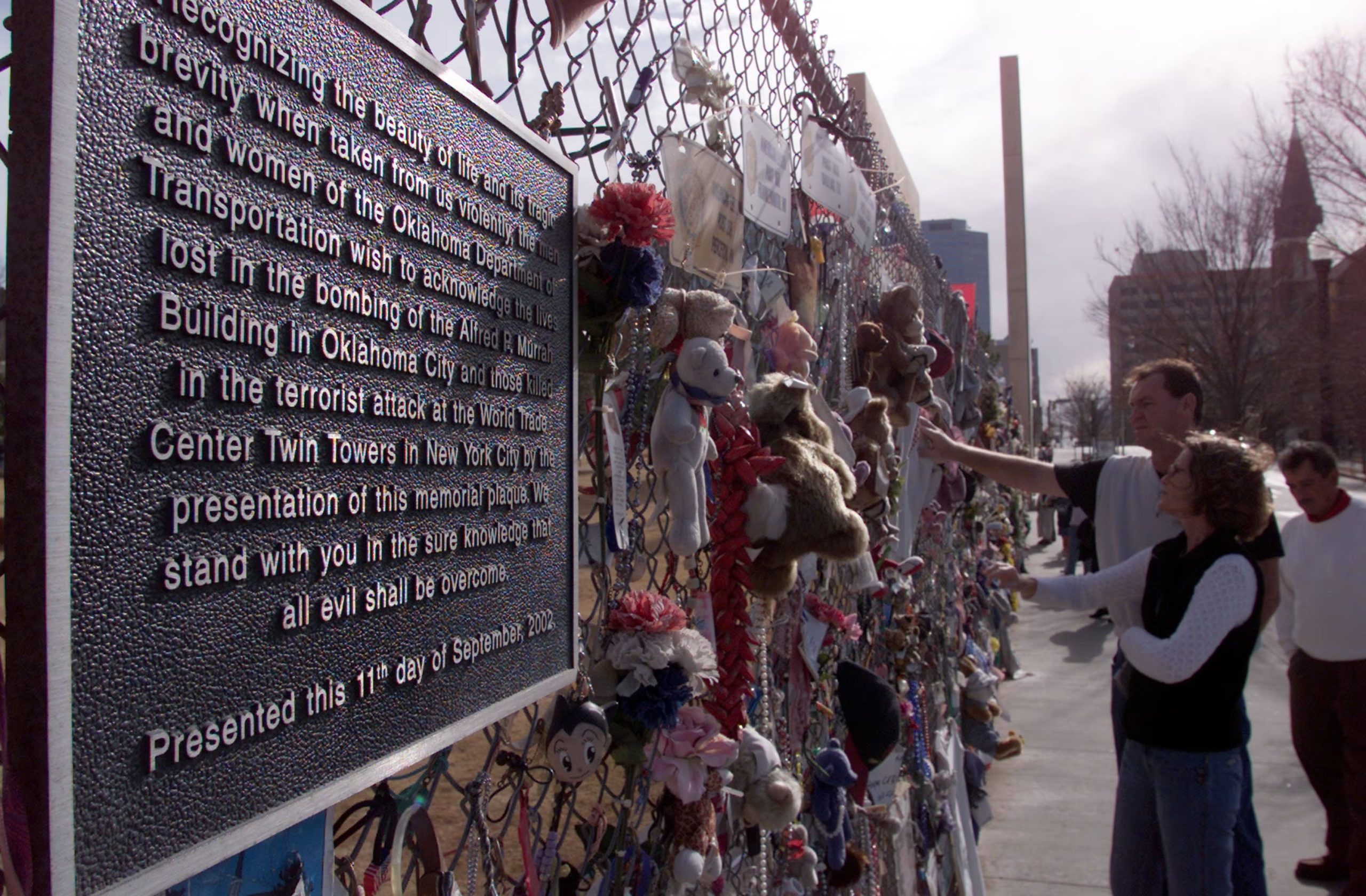 Memorial, en Oklahoma, en homenaje a las víctimas (Grosby)