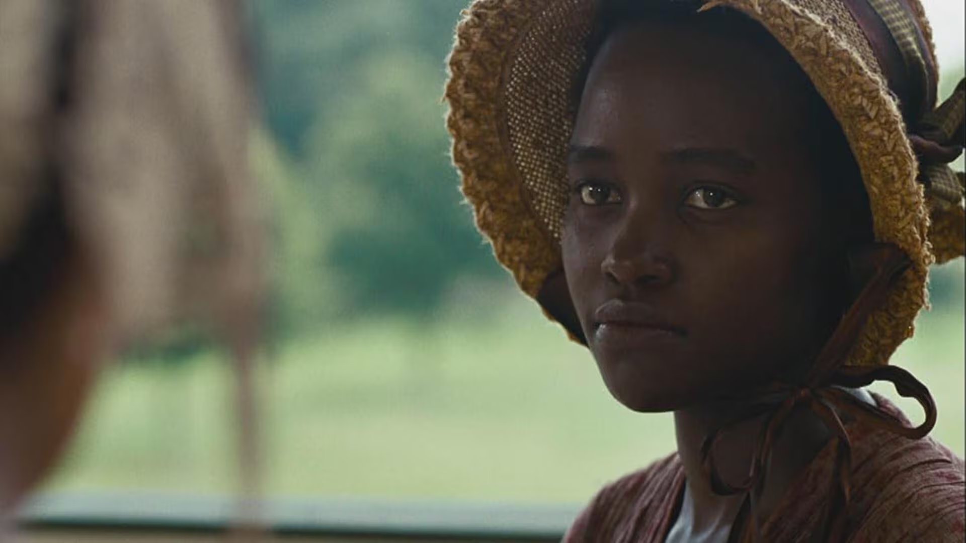 Nyong’o afirmó que todavía piensa con frecuencia en Patsey, la mujer esclavizada que interpretó en 12 años de esclavitud (Prime Video)