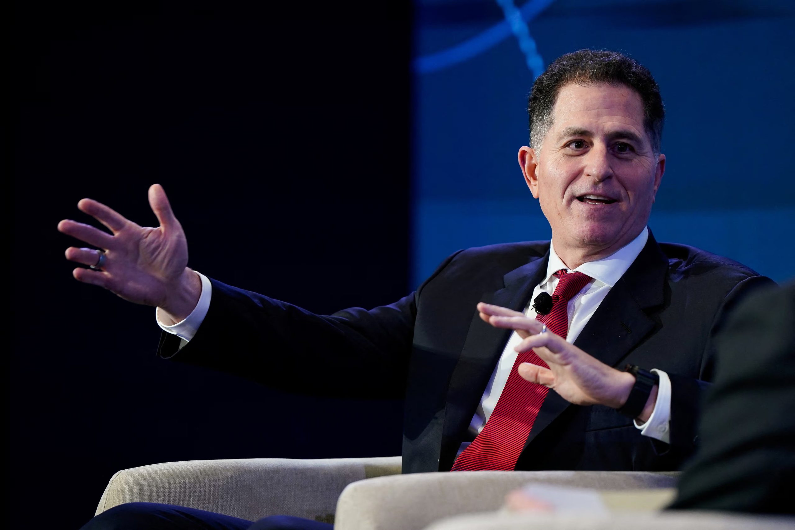 El empresario estadounidense incrementa su patrimonio con el crecimiento de Dell Technologies, enfocada en infraestructura tecnológica y servidores para inteligencia artificial (REUTERS)