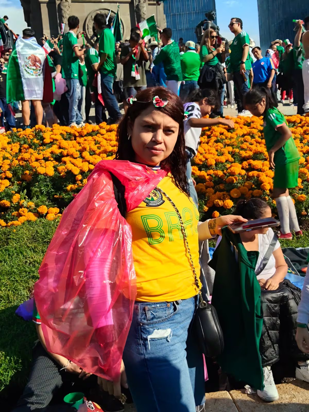 Personas de todas las nacionalidades se dan cita en la justa mundialista. (Néstor Hernández/ Infobae)