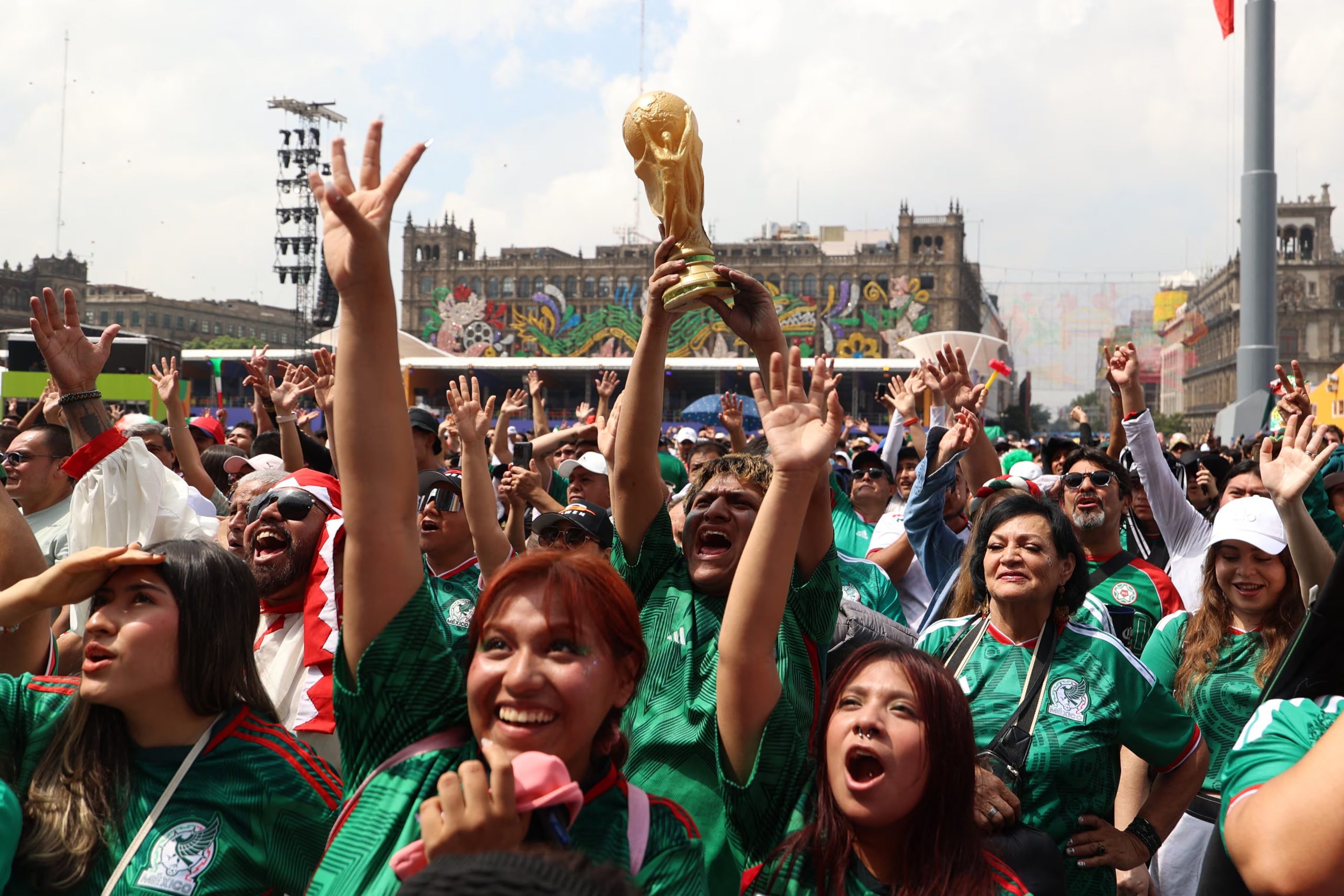 Los fanáticos también disfrutan del inicio del Mundial en los Fans Fest