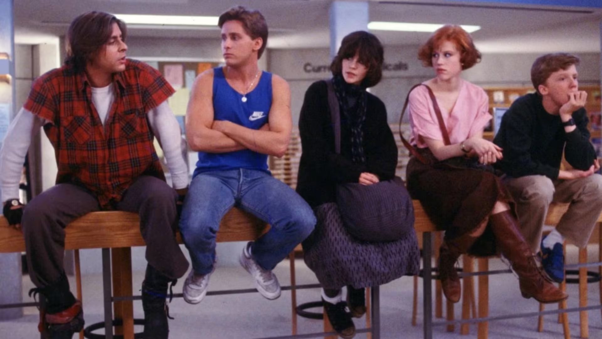 La escena final de “The Breakfast Club” dejó la duda si los protagonistas siguieron siendo amigos. 
(Escena de “The Breakfast Club”)