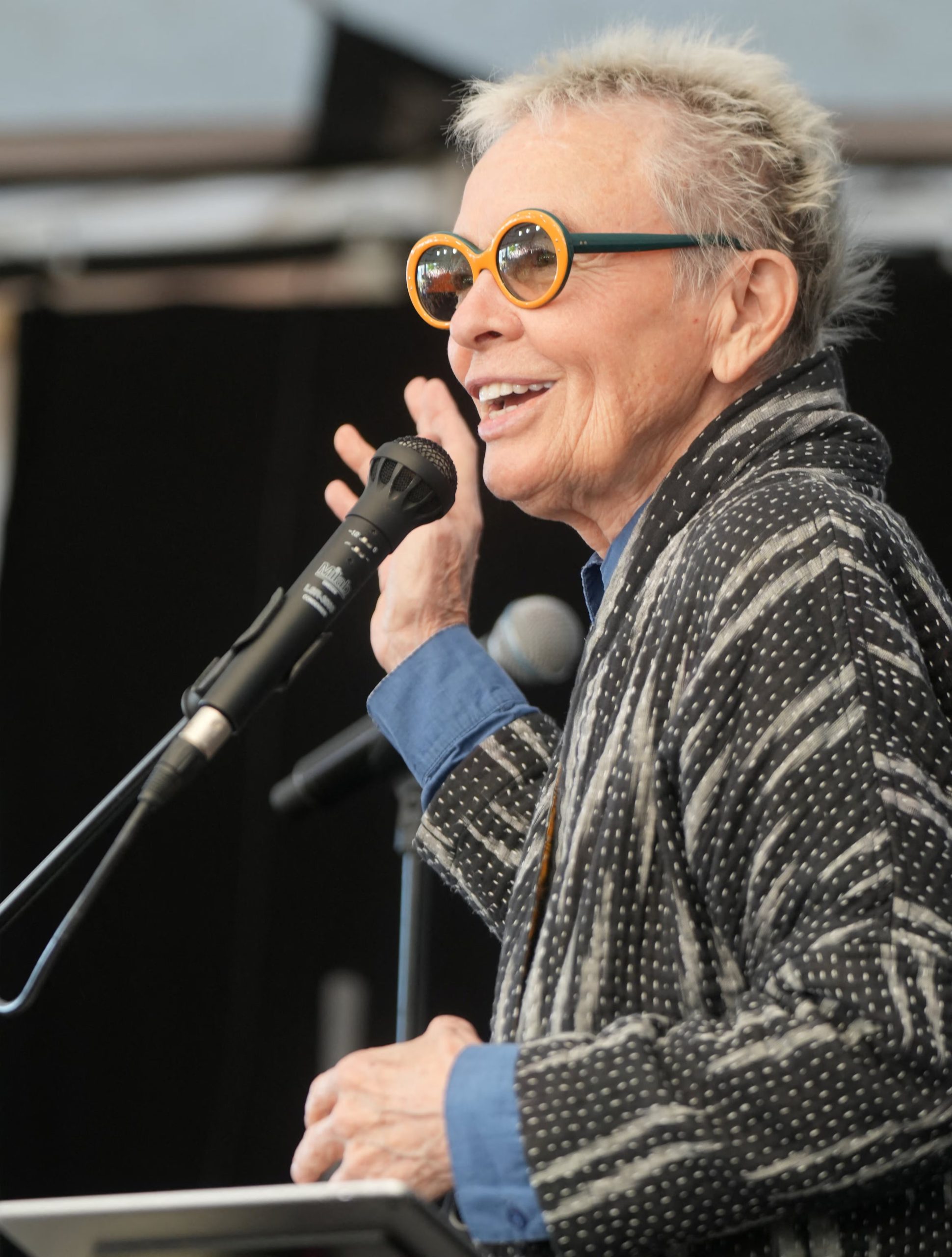 “Republic of Love” reunió canciones de Laurie Anderson con textos y obras de Bob Dylan, Lou Reed, John Cage, Gertrude Stein, William S. Burroughs y Allen Ginsberg
