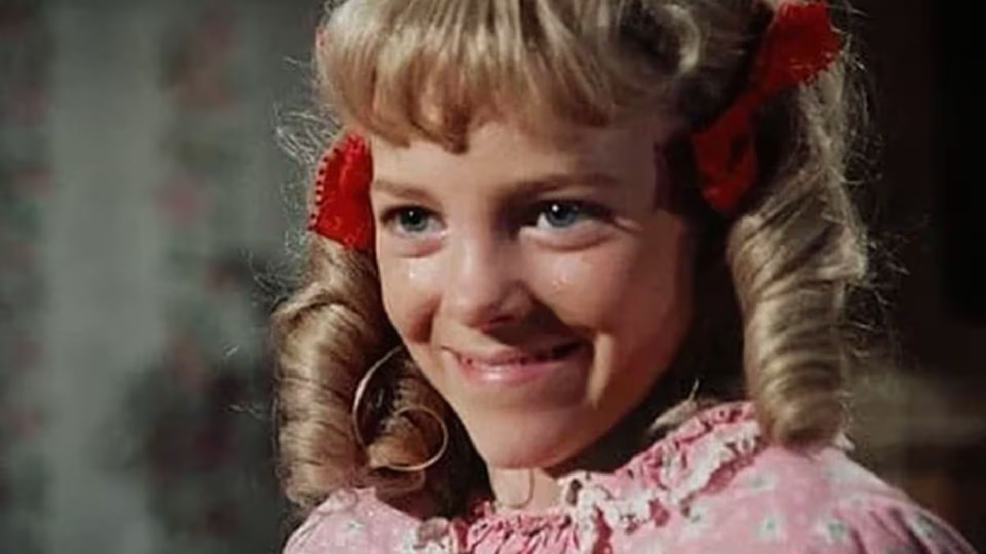 Alison Arngrim, actriz de Nellie, afirmó que Landon usaba el programa de televisión para resolver conflictos personales y de infancia (NBCU)