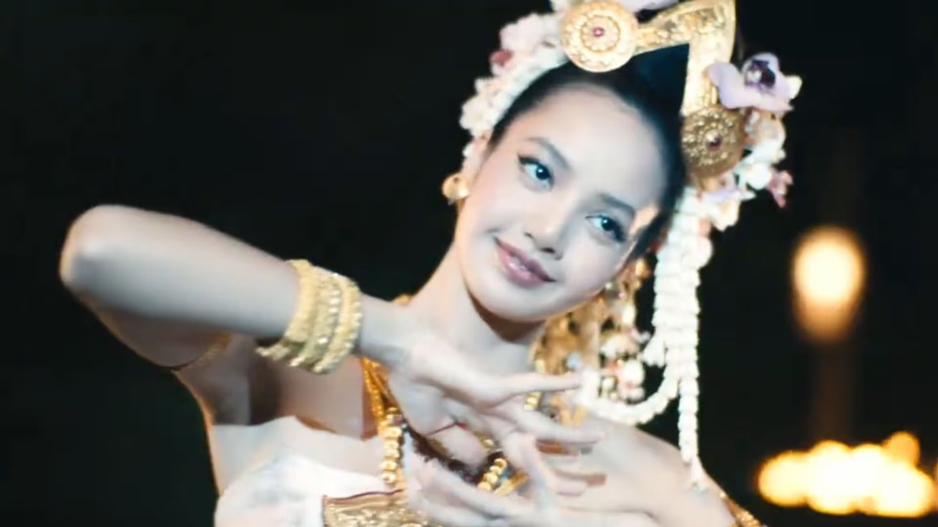 Nacida en Tailandia como Lalisa Manobal, la cantante ha llevado la cultura de su país a escenarios y campañas de alcance mundial.(HBO)