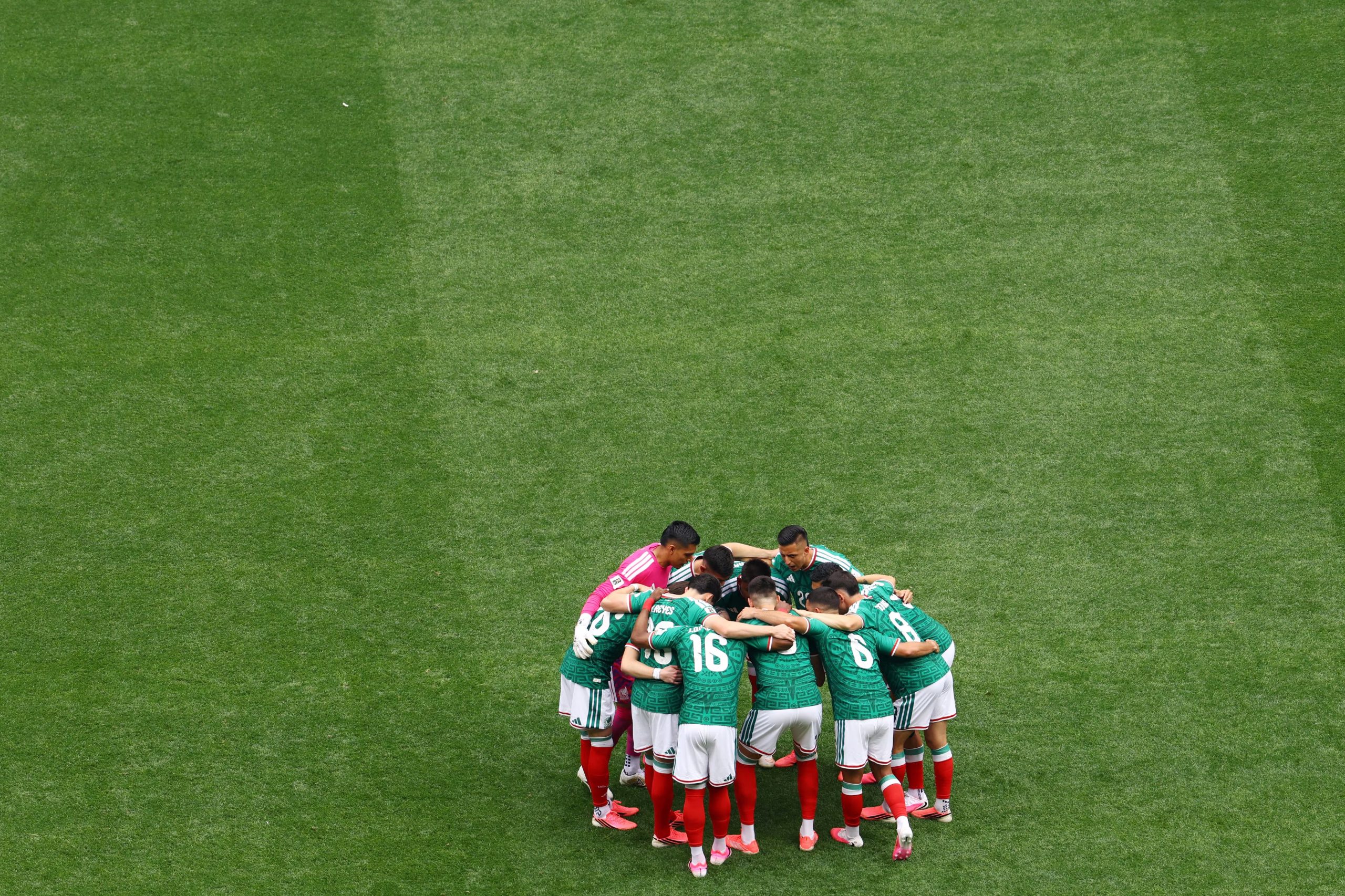 México en su última reunión previa a disputar el juego inaugural. REUTERS/Raquel Cunha