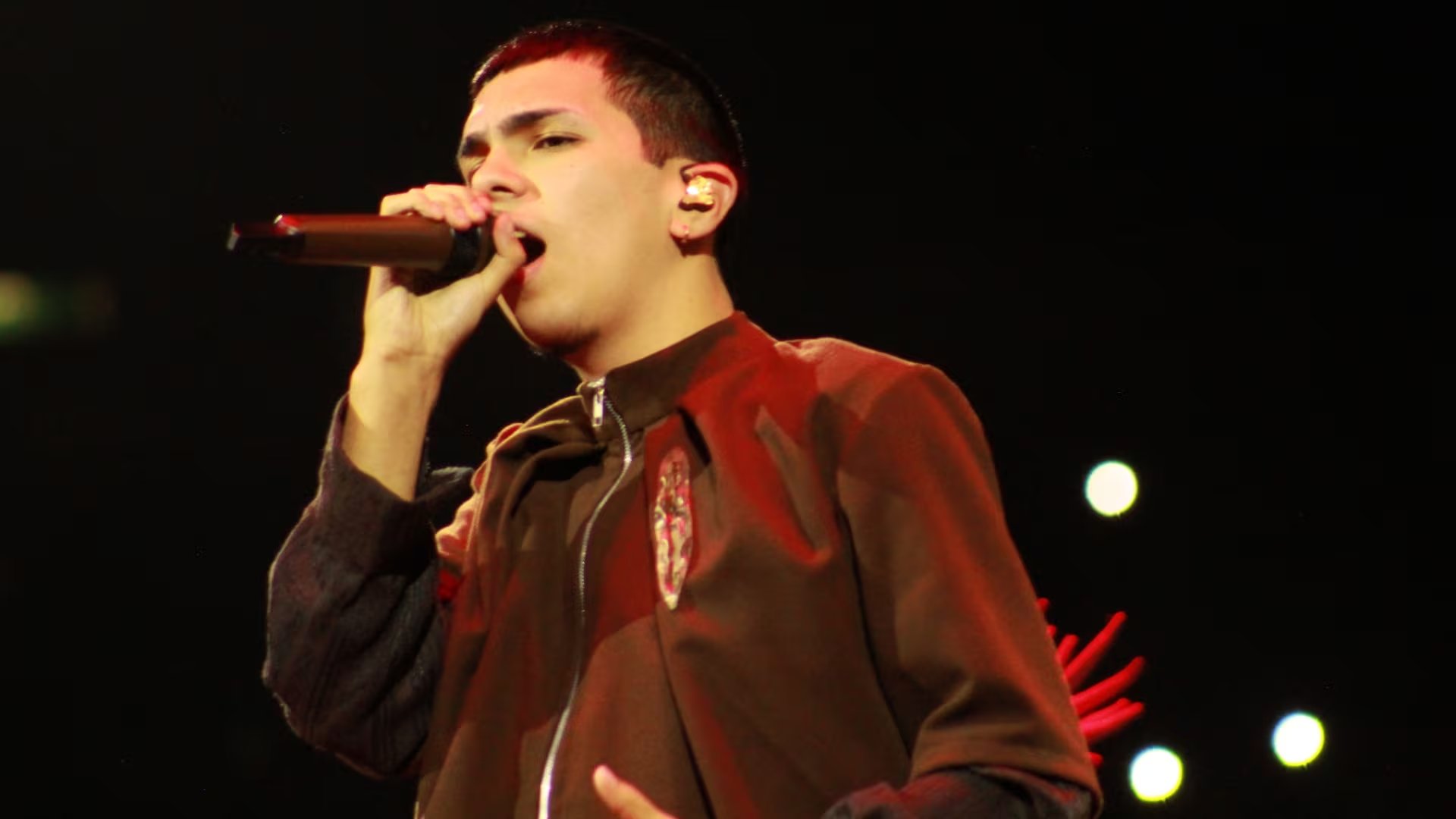 Milo J inició su concierto con el tema 