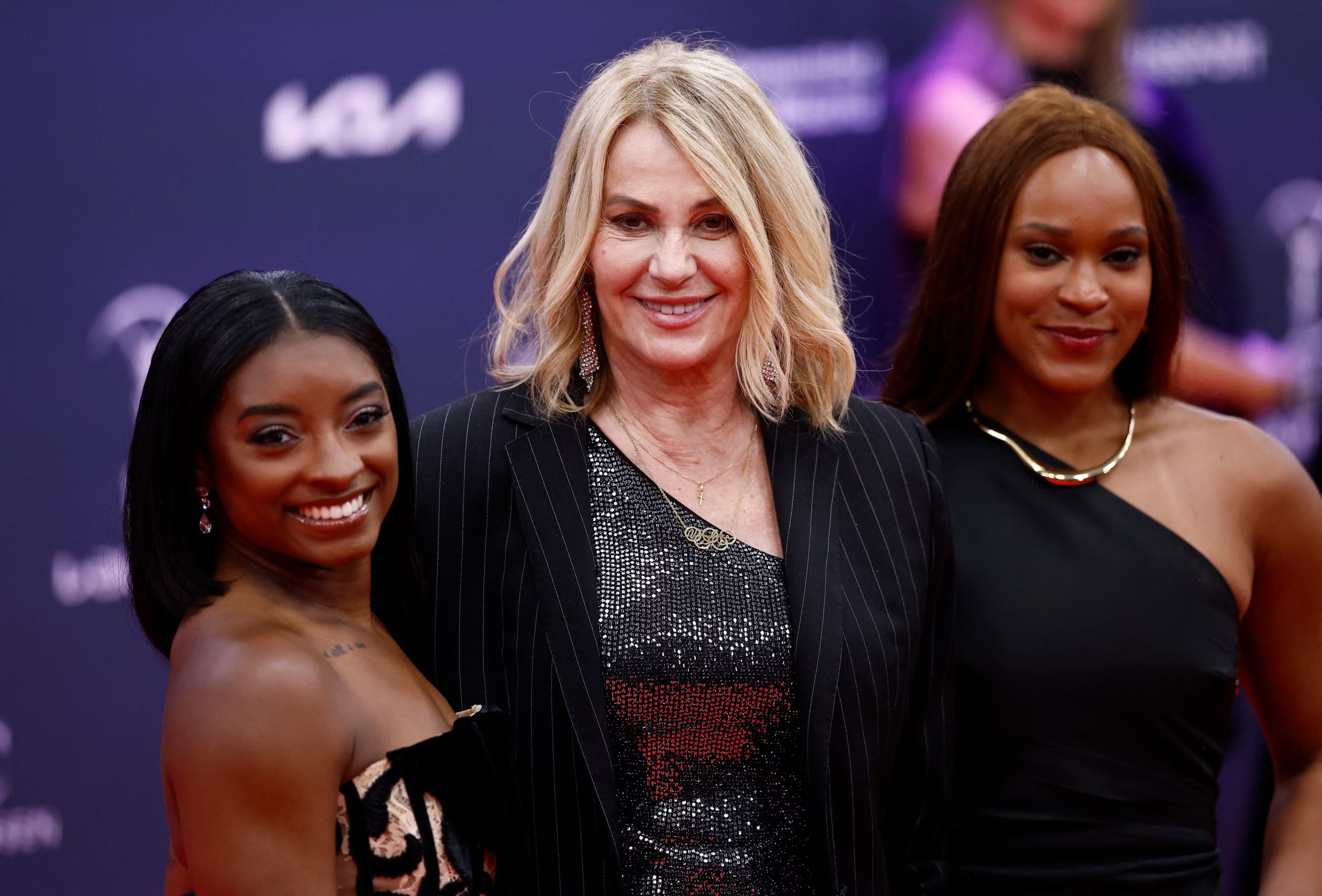 Simone Biles, Nadia Comaneci y Rebeca Andrade, en el Laureus World Sports Awards - Madrid (REUTERS/Juan Medina)