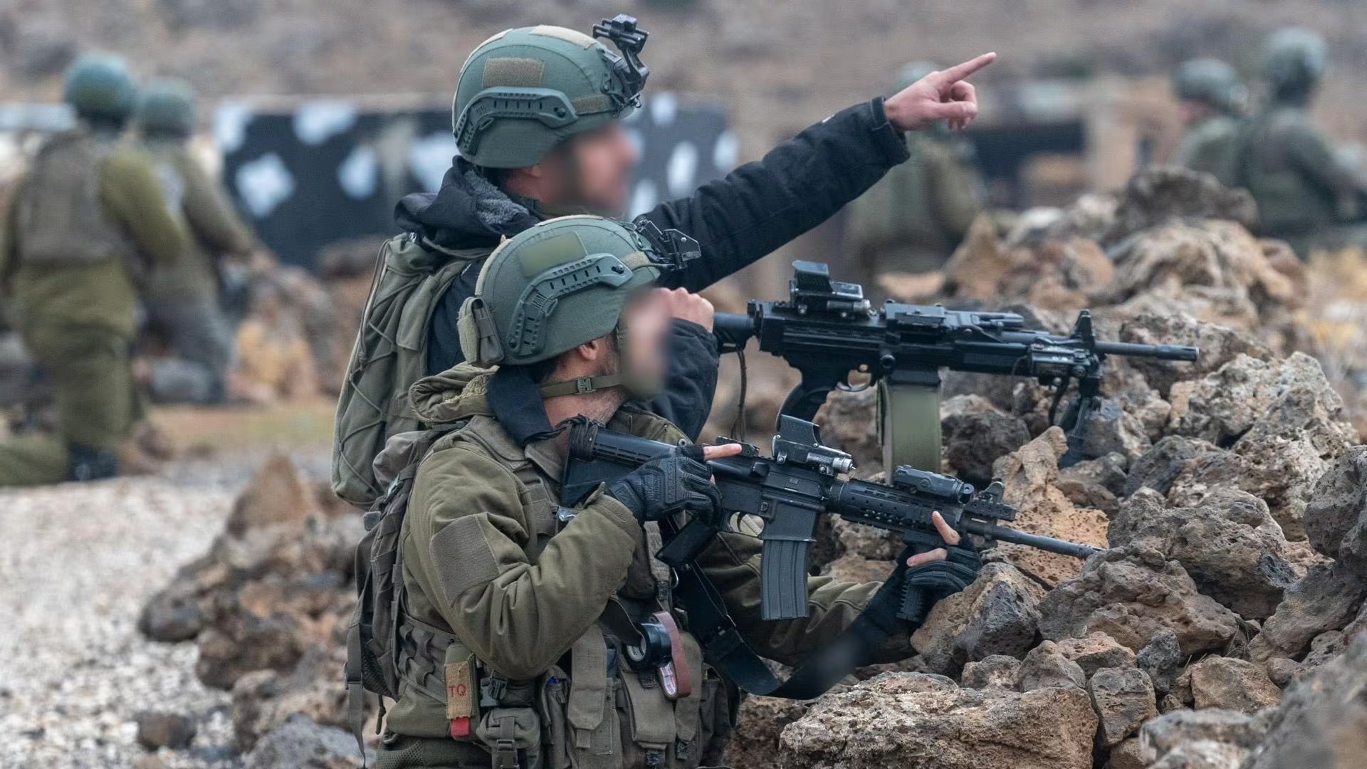 El ejército israelí estableció una zona de amortiguamiento de aproximadamente 10 kilómetros a lo largo de toda la frontera norte de Israel, dentro de territorio libanés