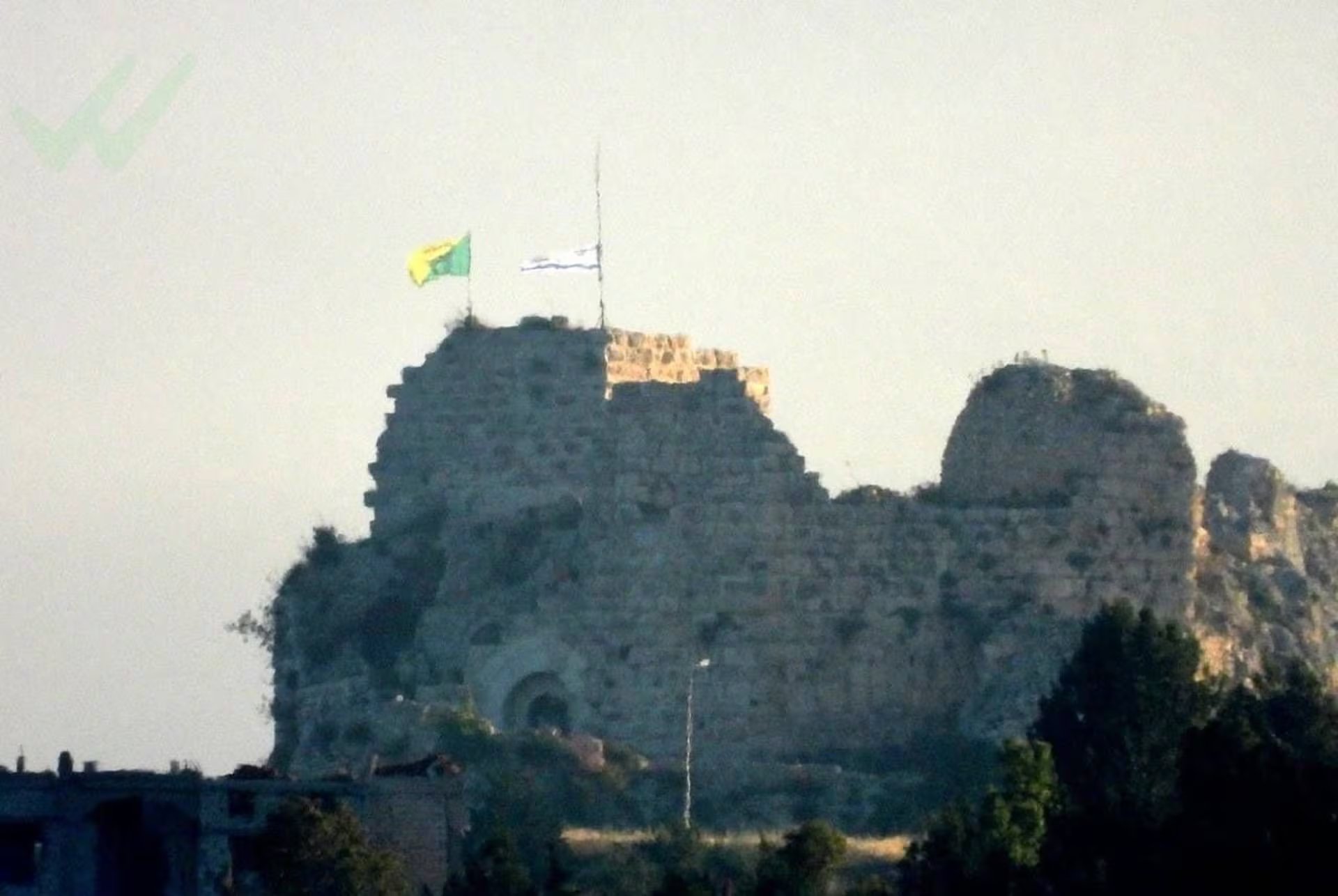 Israel informó en las últimas semanas la captura de nuevas áreas en la región, incluido el estratégico Castillo de Beaufort, mientras continuaban los ataques con drones y cohetes atribuidos a Hezbollah (EP)