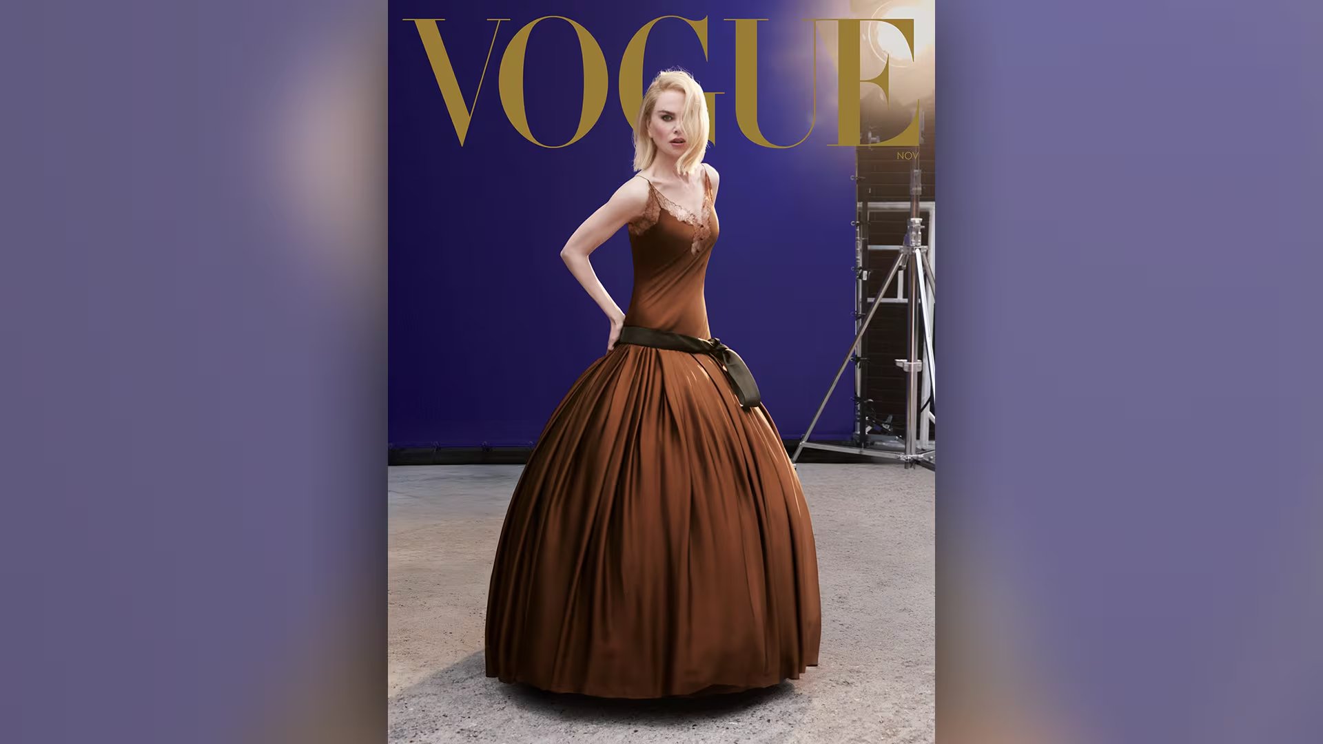 En Vogue, destacó con un vestido marrón chocolate de satén y falda crinolina, un look que mezcla delicadeza y fuerza expresiva