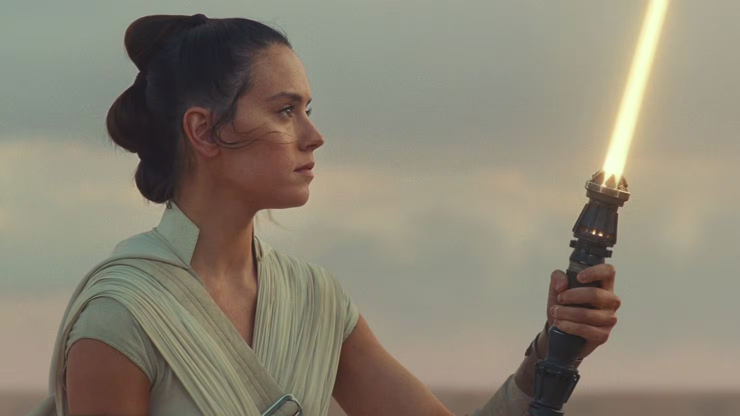 Olivia Cooke recordó en Happy Sad Confused que su audición para la primera película de la nueva trilogía de Star Wars salió mal y terminó con Daisy Ridley en el papel (Disney)
