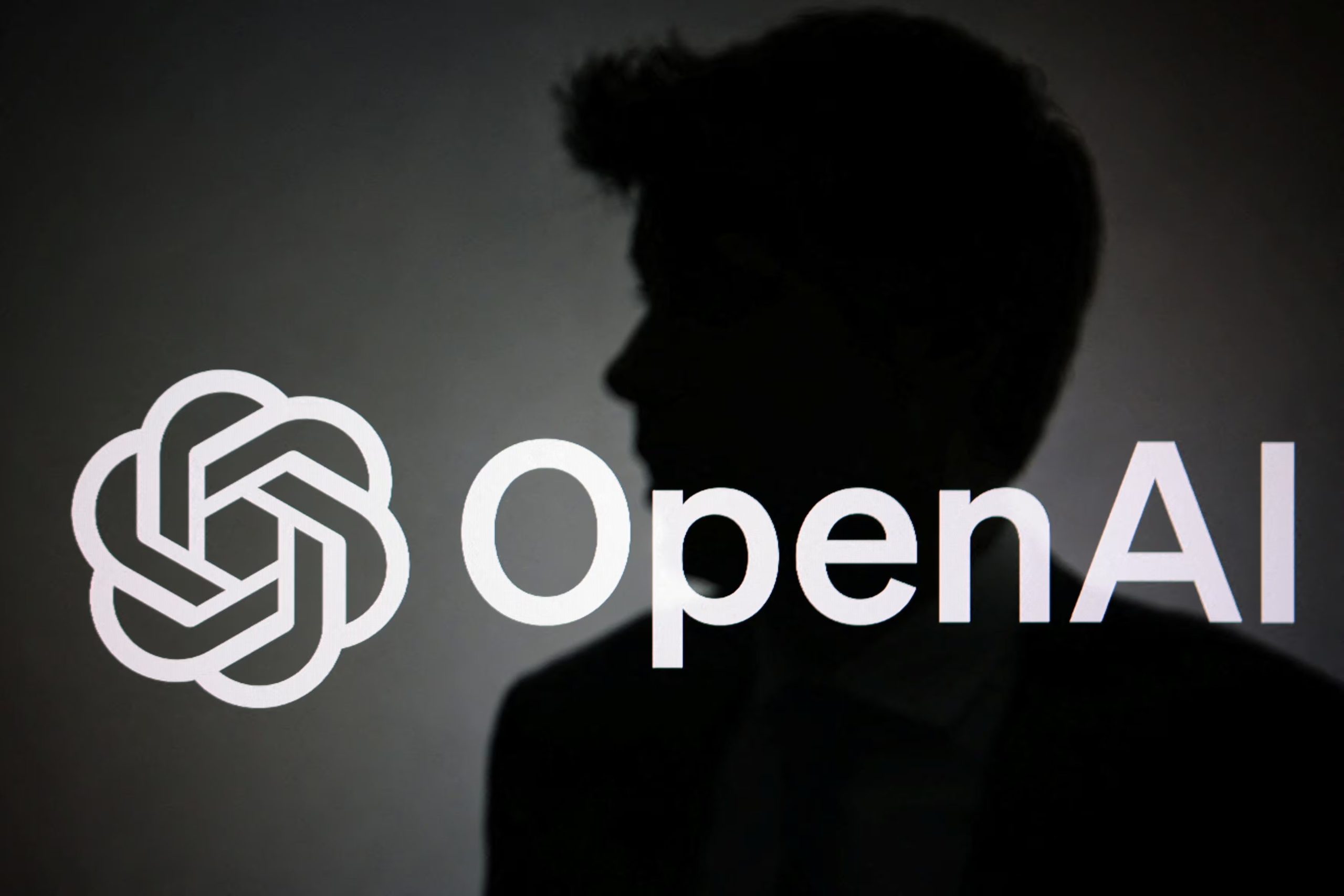 La facturación de OpenAI creció hasta USD 13.000 millones anuales y sus ingresos mensuales llegaron a USD 2.000 millones hacia el cierre de 2025 (REUTERS/Dado Ruvic/Illustration)