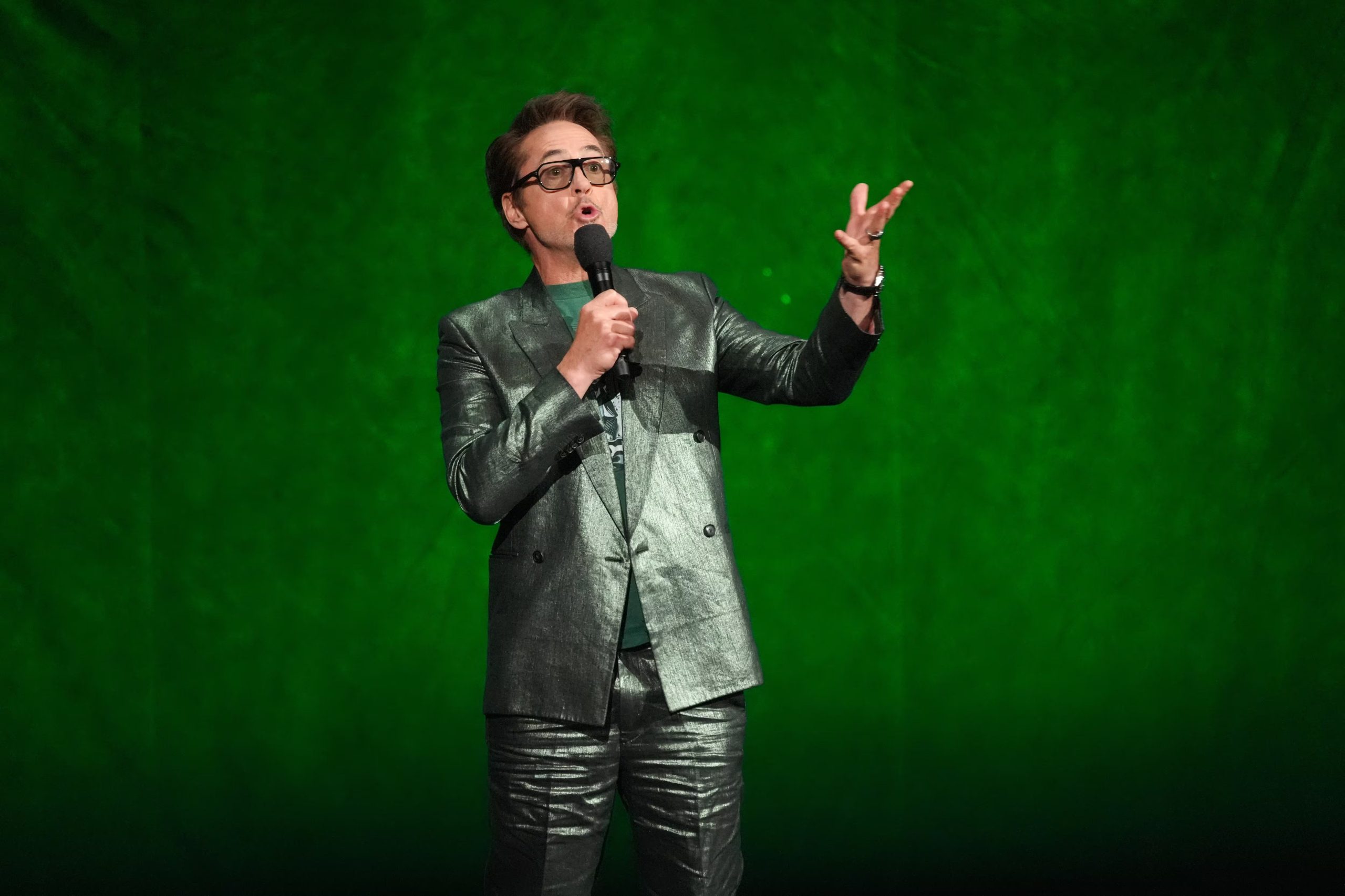 Robert Downey Jr. señaló que rodearse de personas de confianza, fijar límites y sostener hábitos simples fue clave en su recuperación personal (AP/Chris Pizzello)