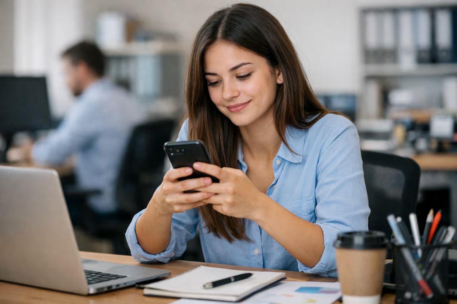 Entre las recomendaciones para reducir el uso excesivo del celular se incluyen limitar notificaciones (Imagen Ilustrativa Infobae)